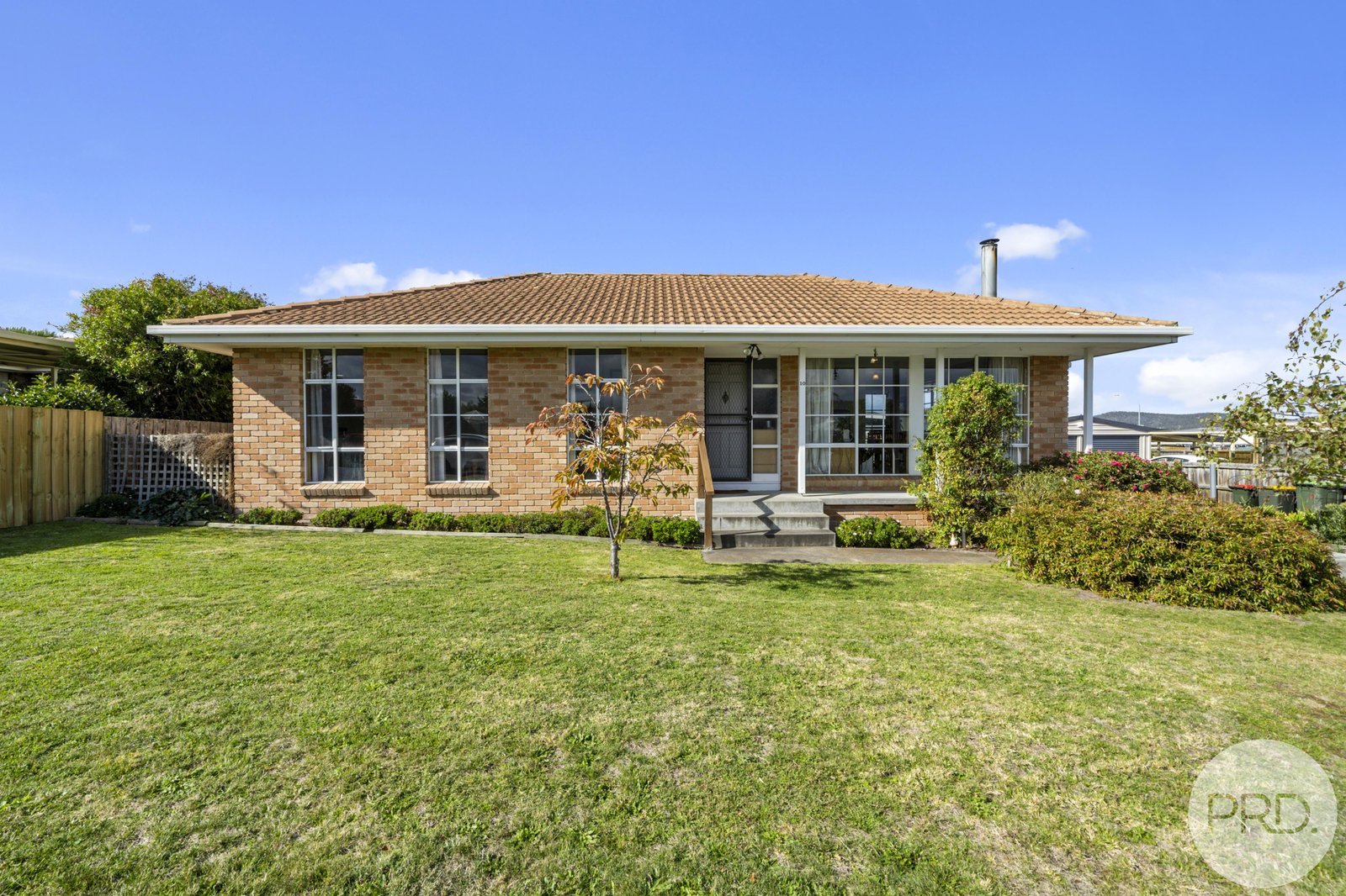 10 Horsham Road OAKDOWNS 3