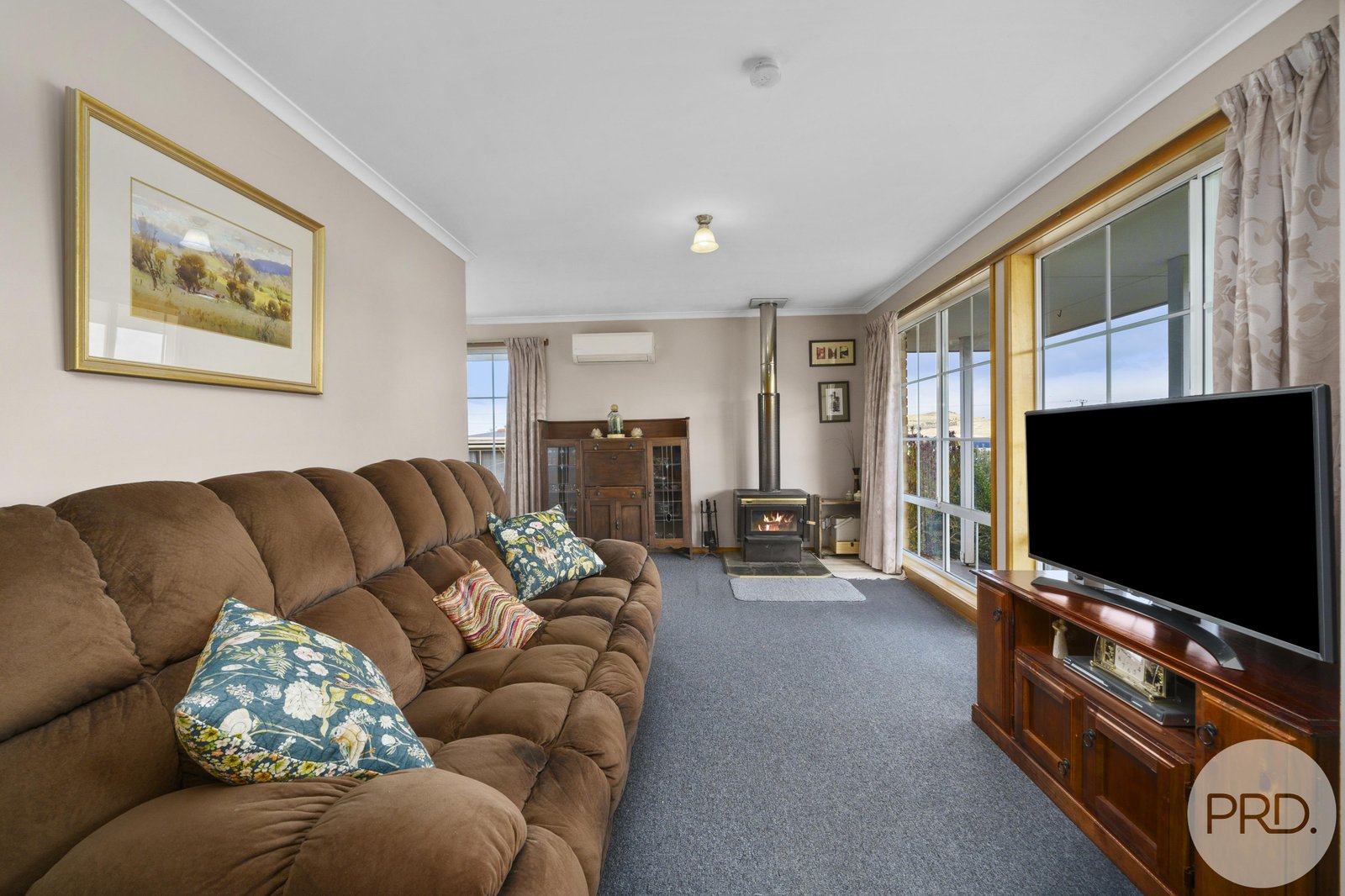 10 Horsham Road OAKDOWNS 5