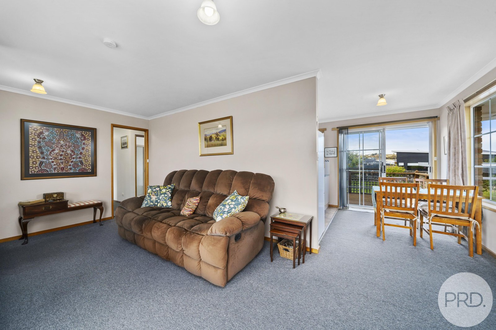10 Horsham Road OAKDOWNS 6