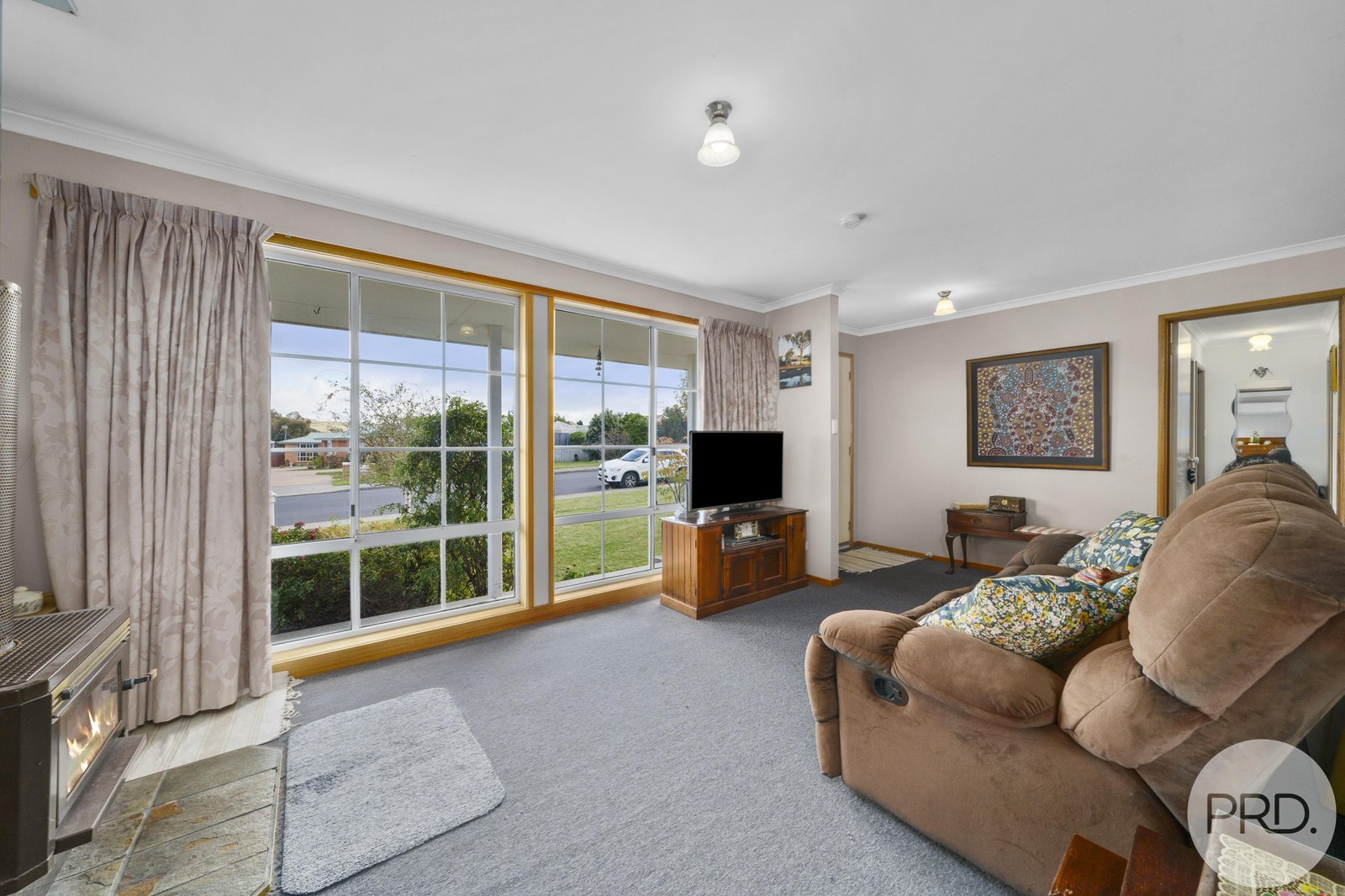 10 Horsham Road OAKDOWNS 8