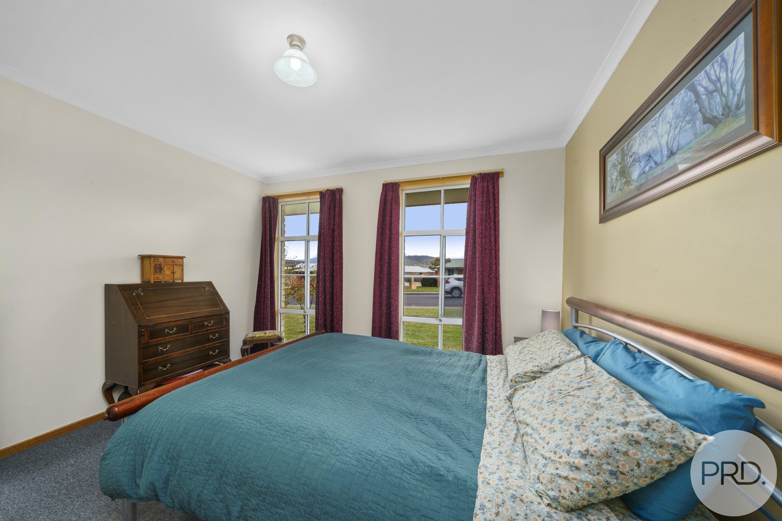 10 Horsham Road OAKDOWNS 16