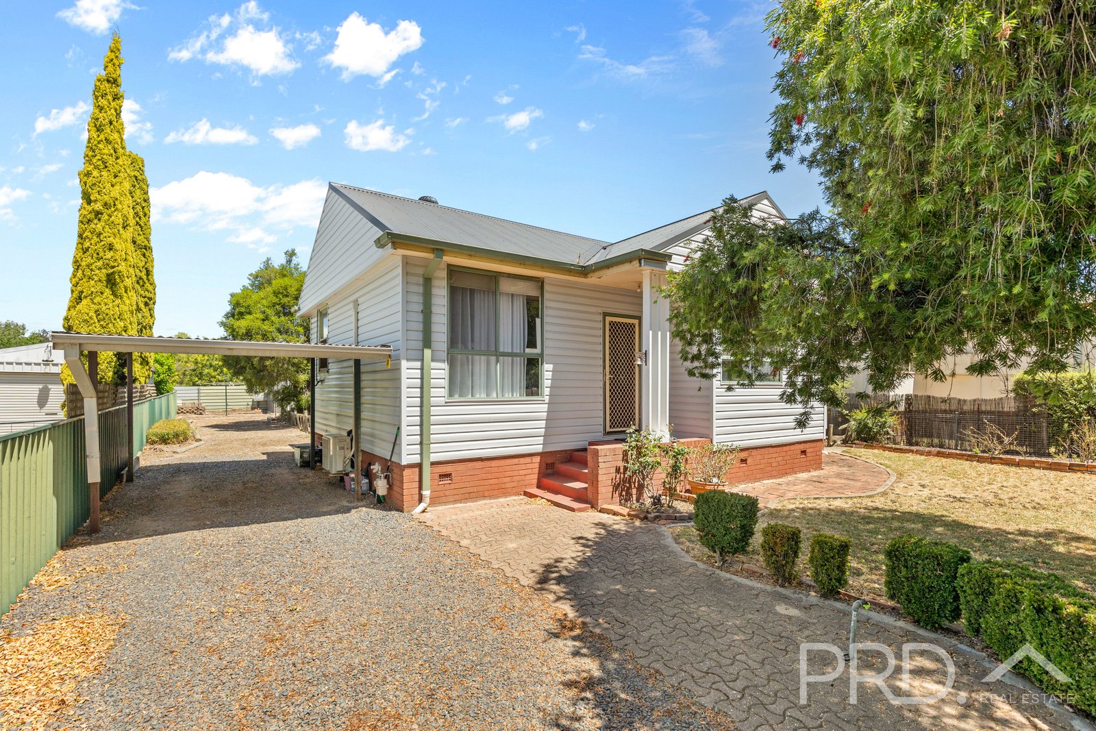 10 Howick Street TUMUT 2
