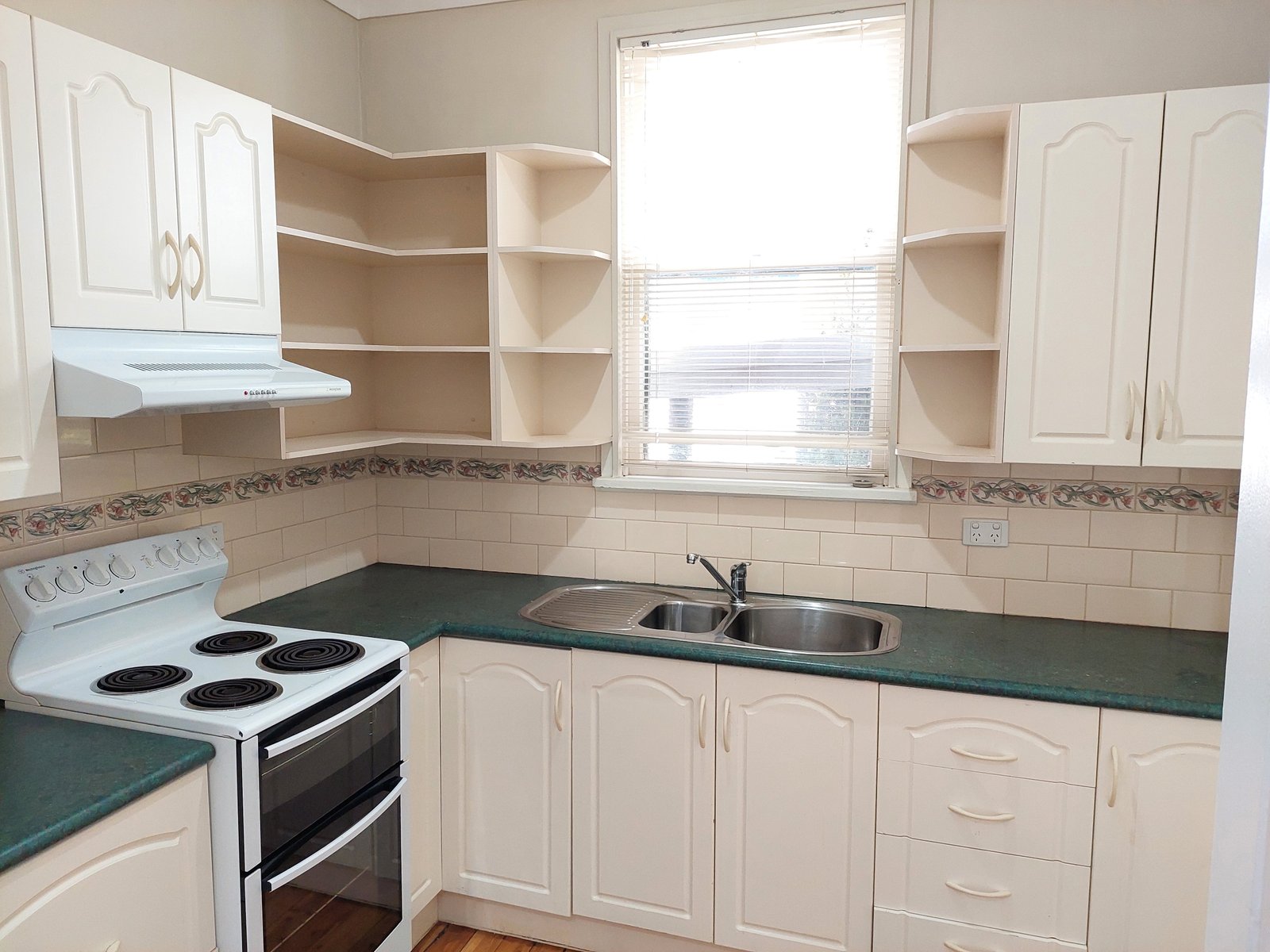 10 Howick Street TUMUT 3