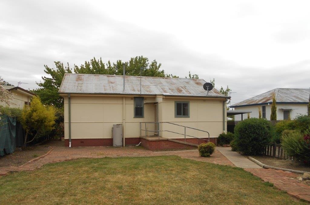 10 Howick Street TUMUT 11