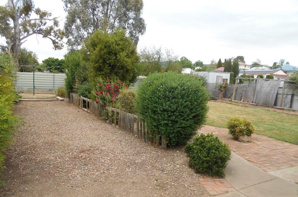 10 Howick Street TUMUT 12