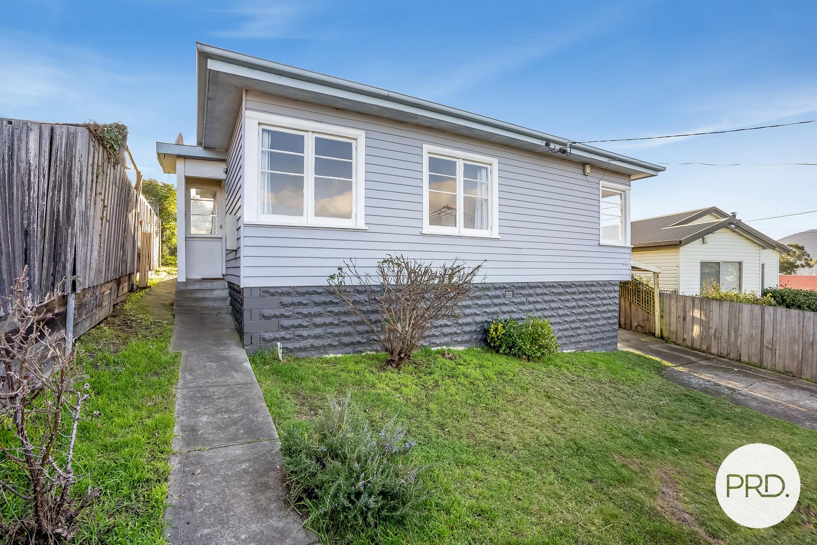 10 Hurlstone Crescent MOONAH 1