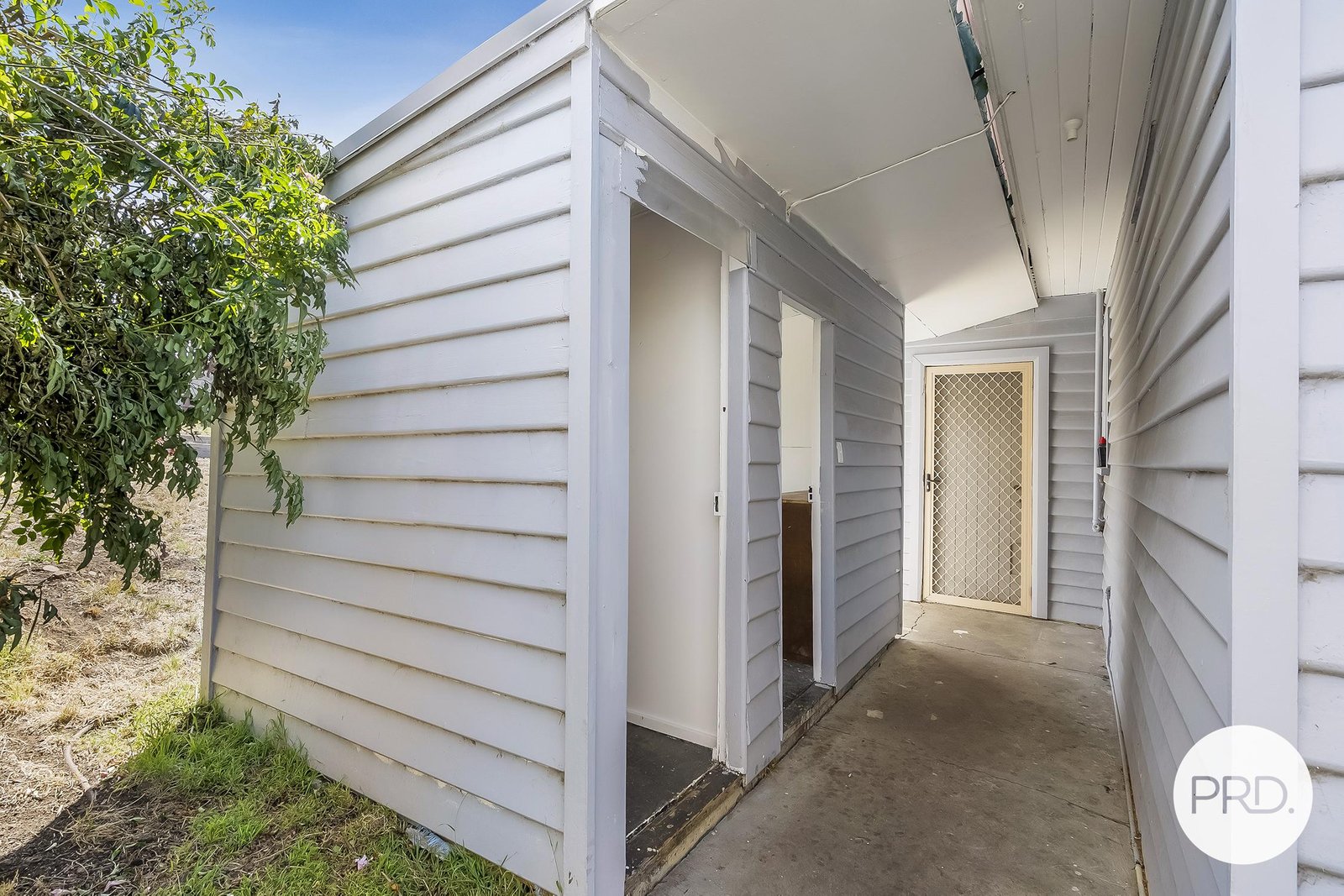 10 Hurlstone Crescent MOONAH 10