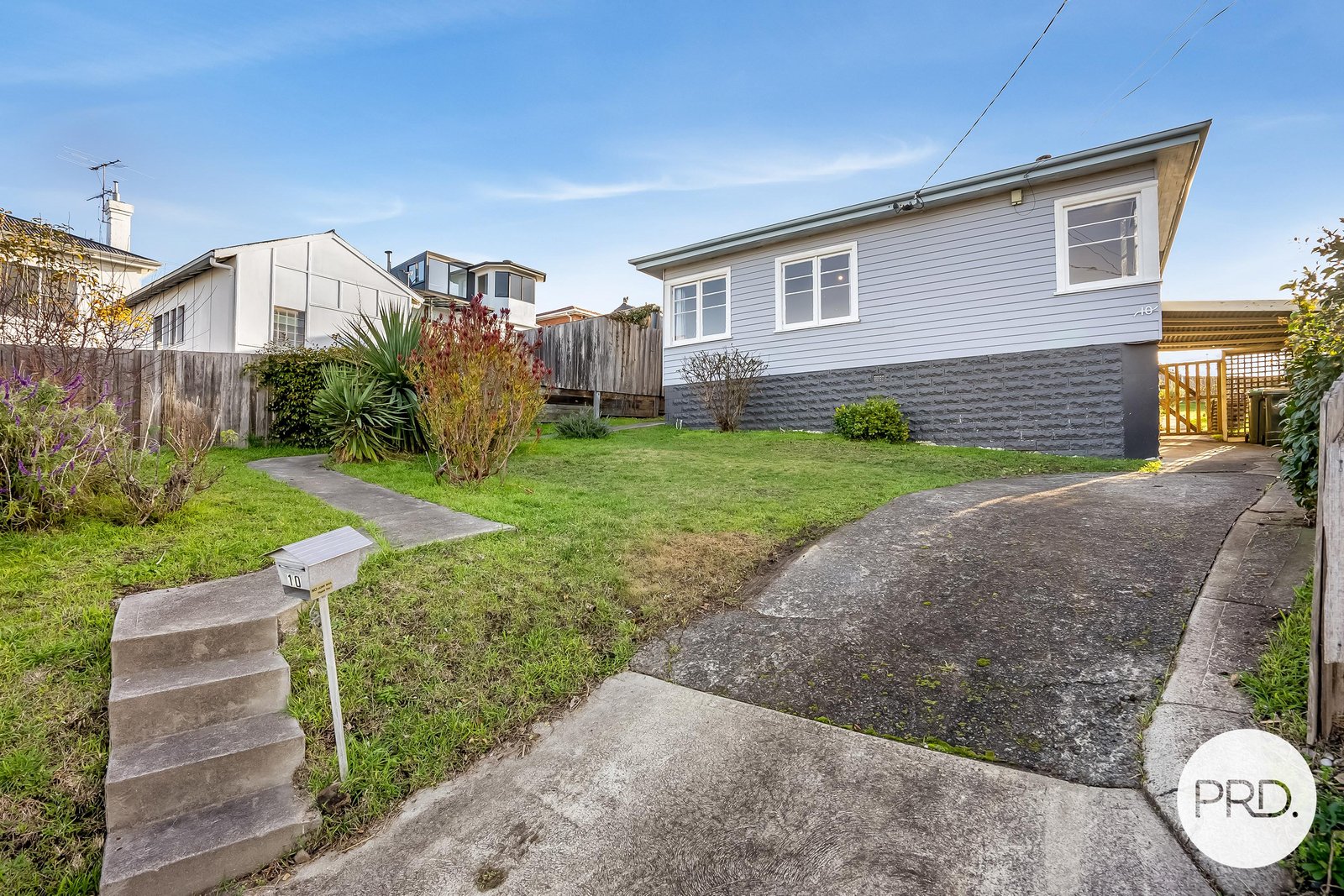 10 Hurlstone Crescent MOONAH 11