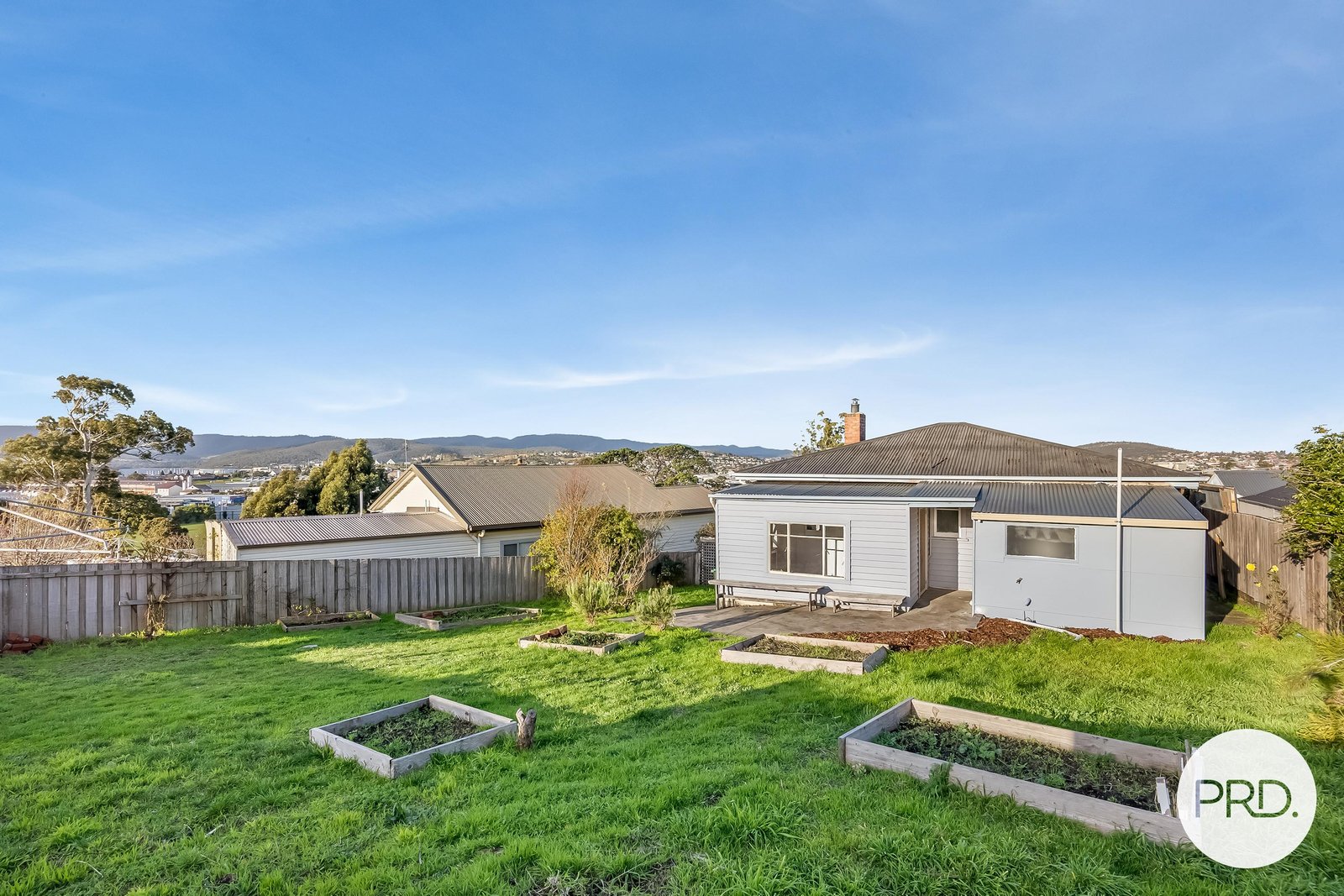 10 Hurlstone Crescent MOONAH 13