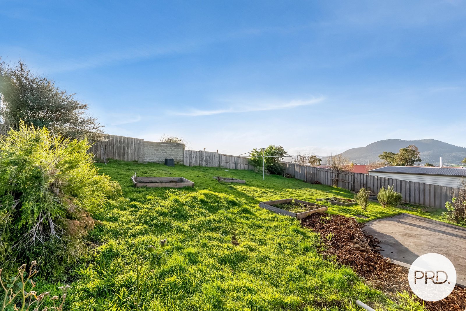 10 Hurlstone Crescent MOONAH 15