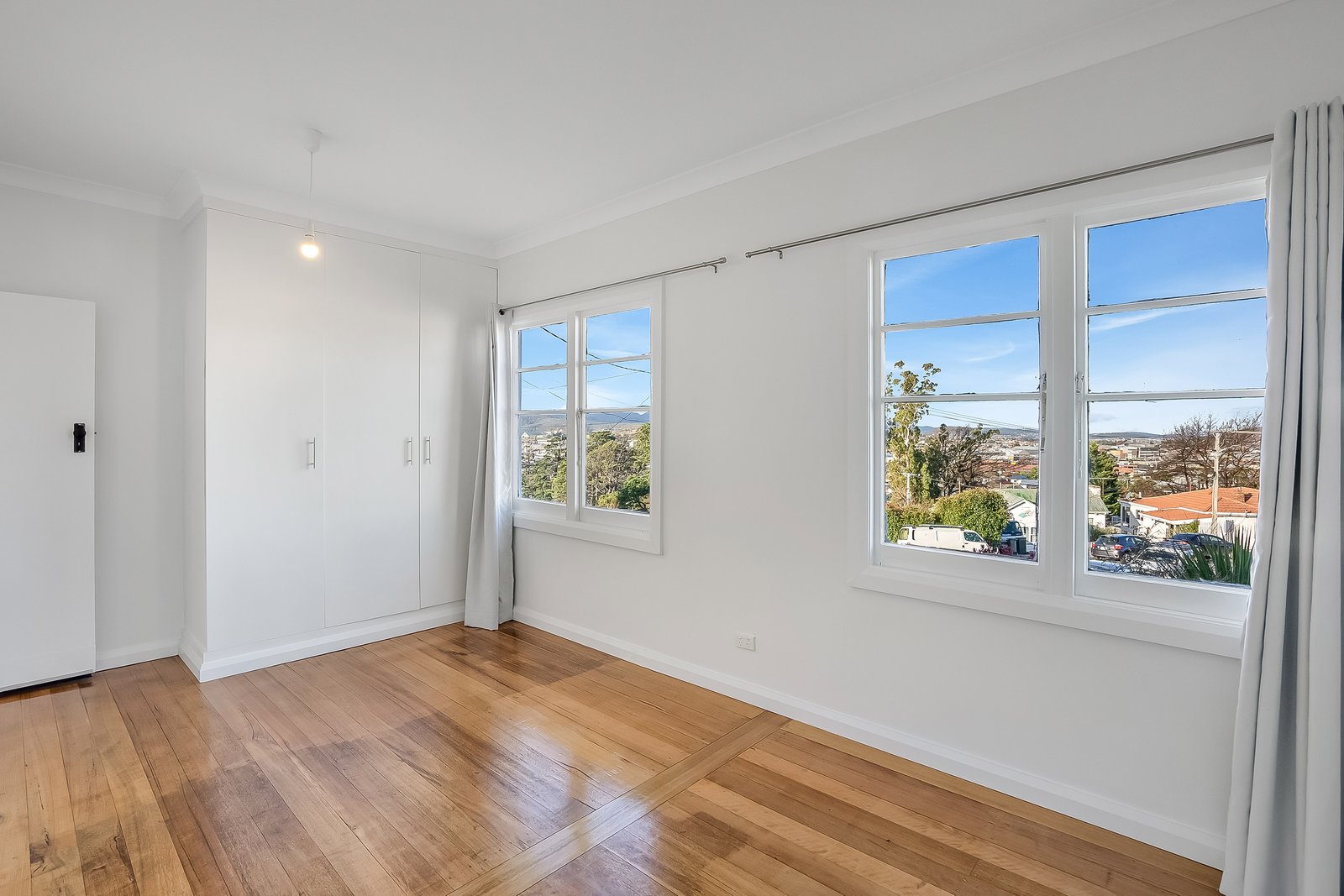 10 Hurlstone Crescent MOONAH 8