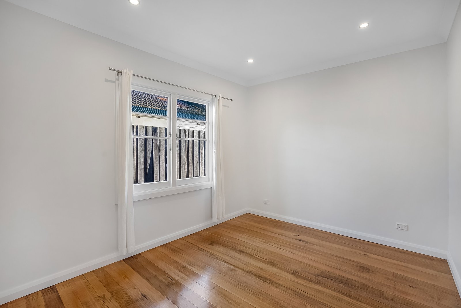 10 Hurlstone Crescent MOONAH 9