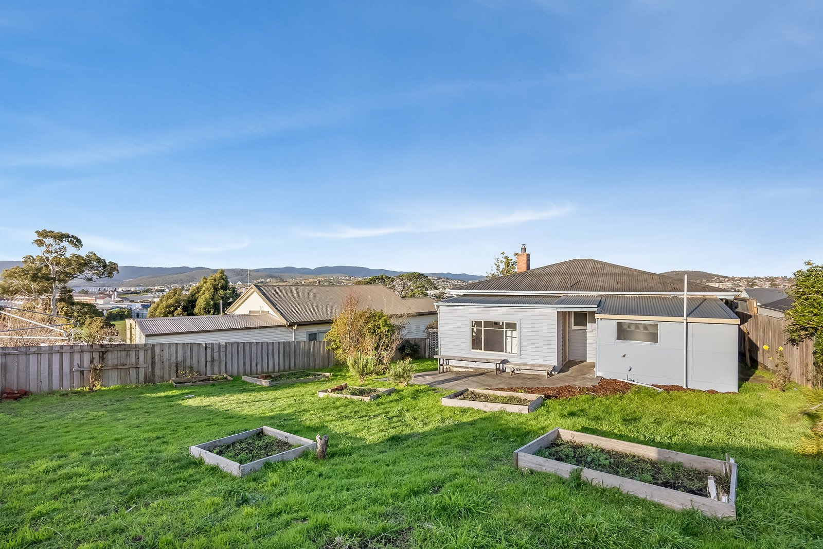 10 Hurlstone Crescent MOONAH 14