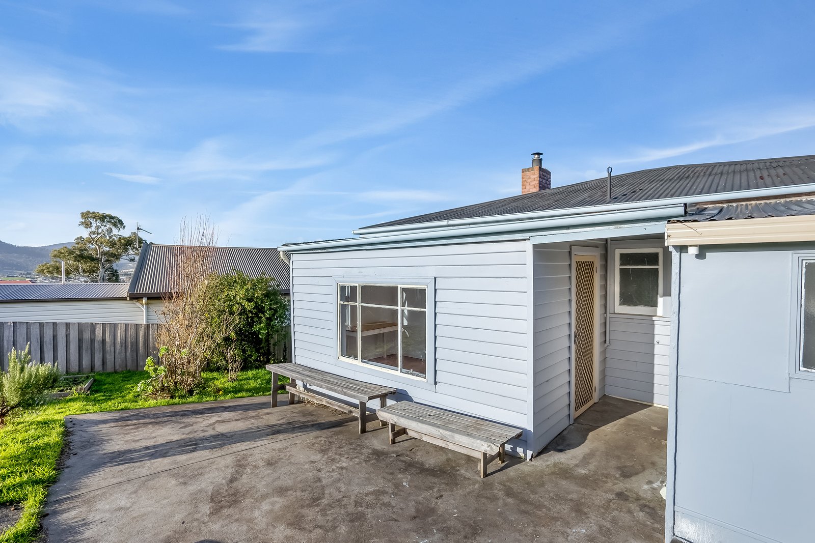 10 Hurlstone Crescent MOONAH 17