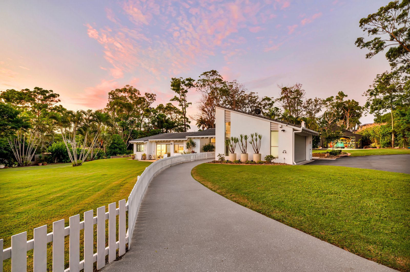 10 Jacana Street ASHMORE 3