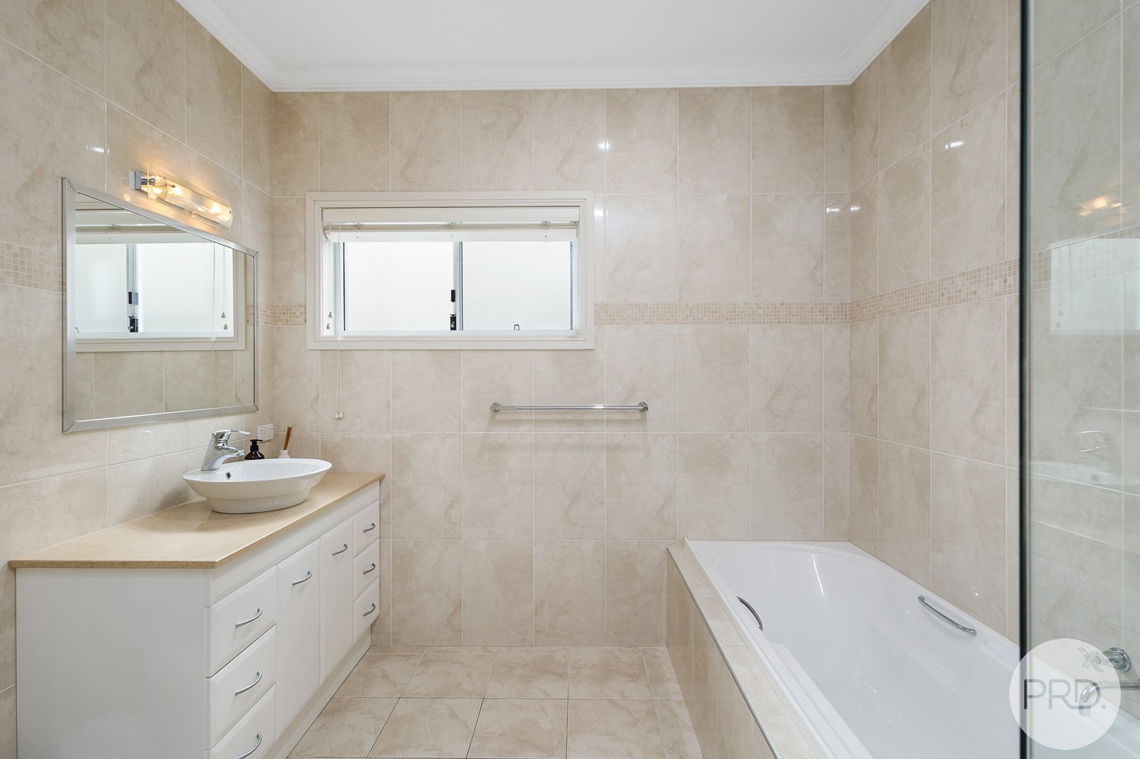 10 Jackson Close SALAMANDER BAY 26