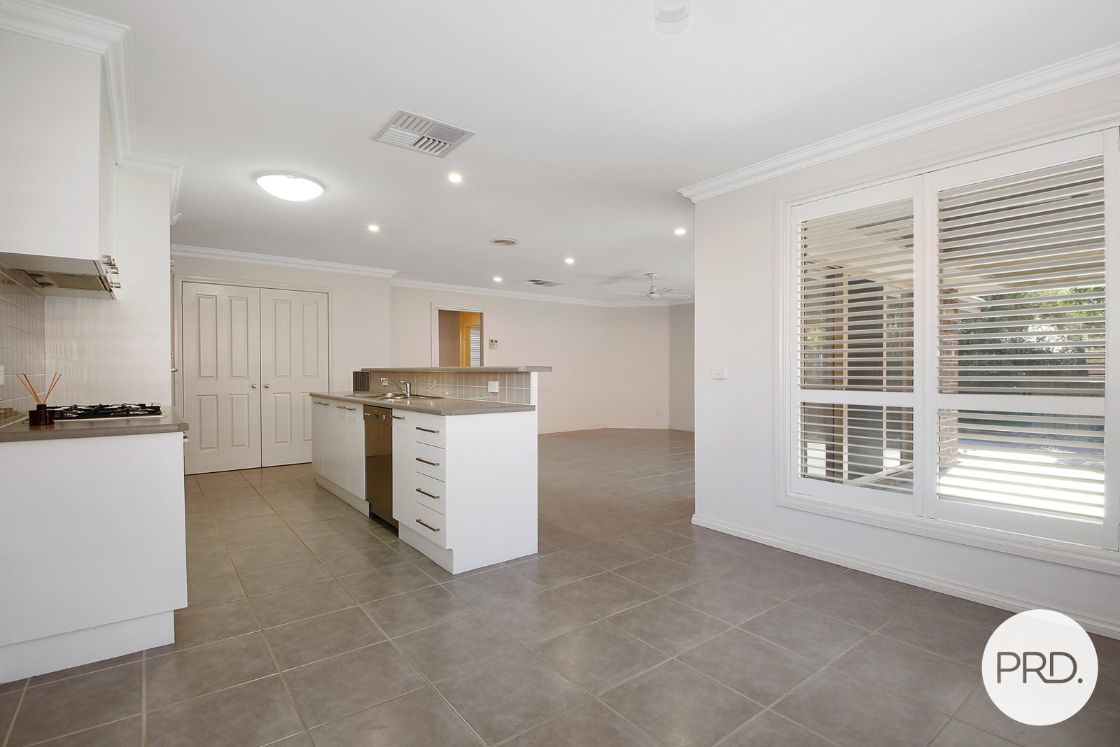 10 James Place EAST ALBURY 3
