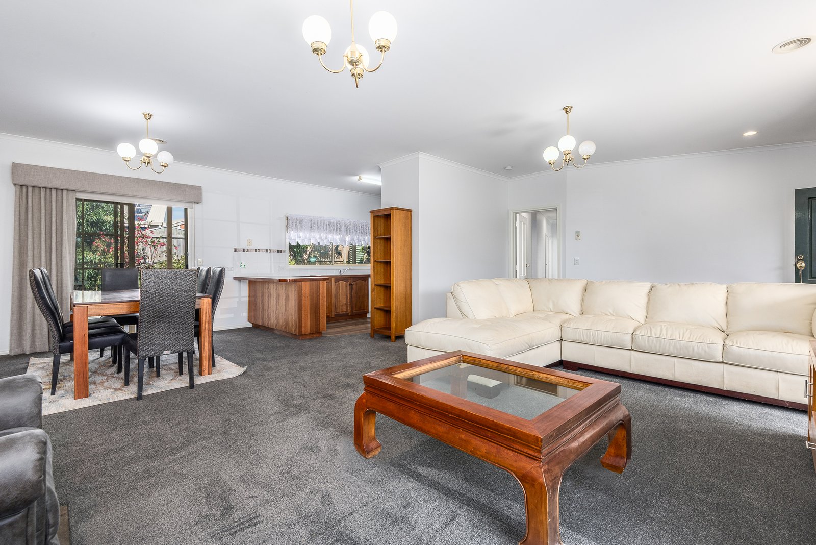 Gallery: 10 Jenolan Avenue