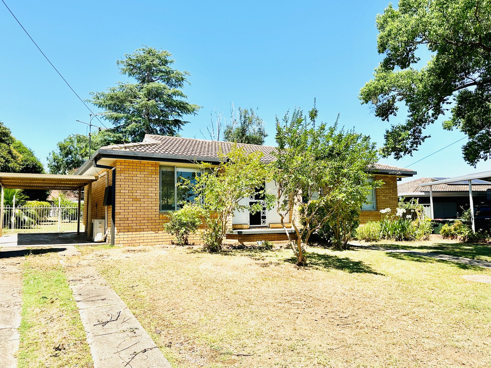 10 Joseph Brown Place TAMWORTH 3
