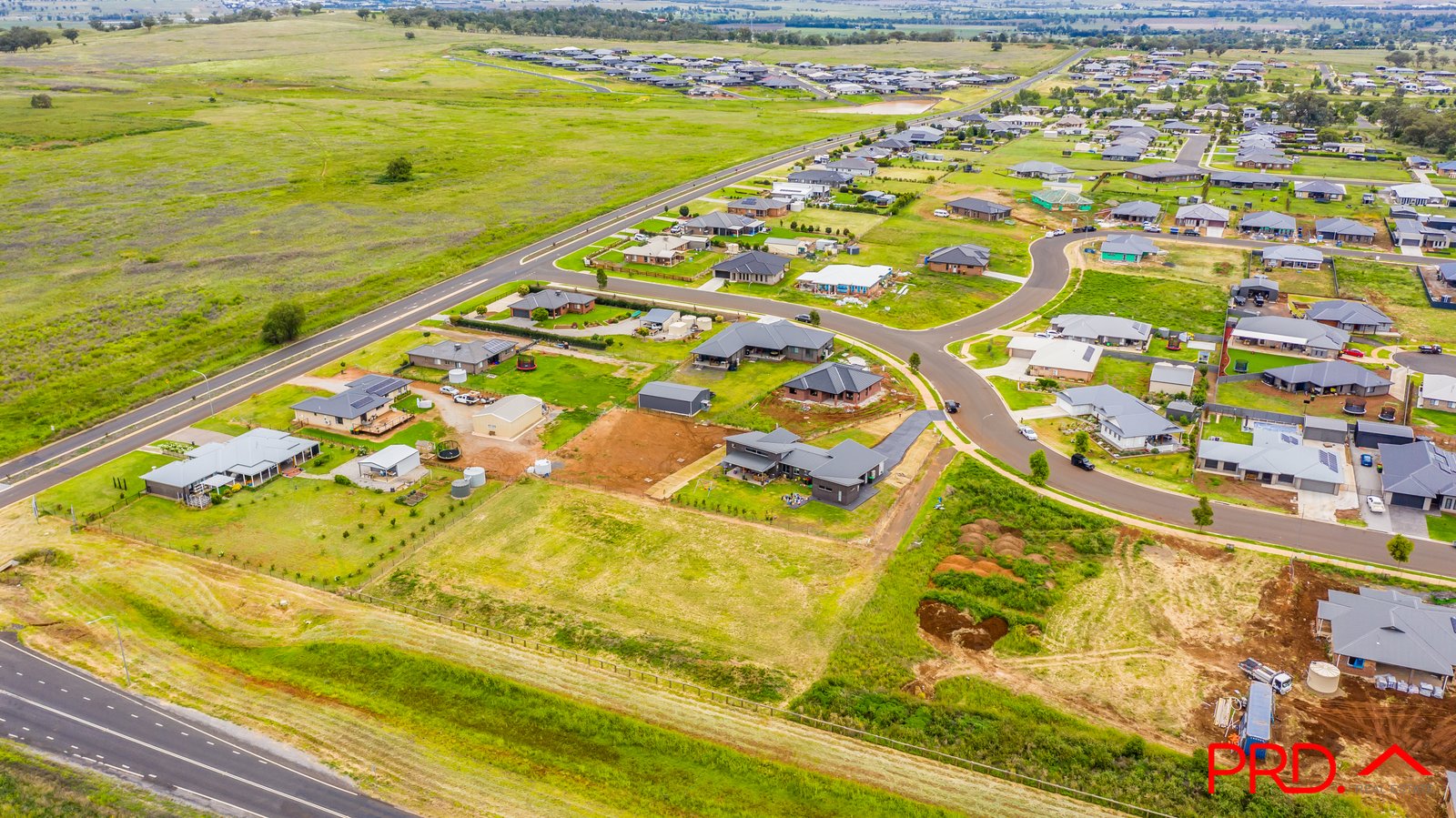 10 Jubata Drive TAMWORTH 4