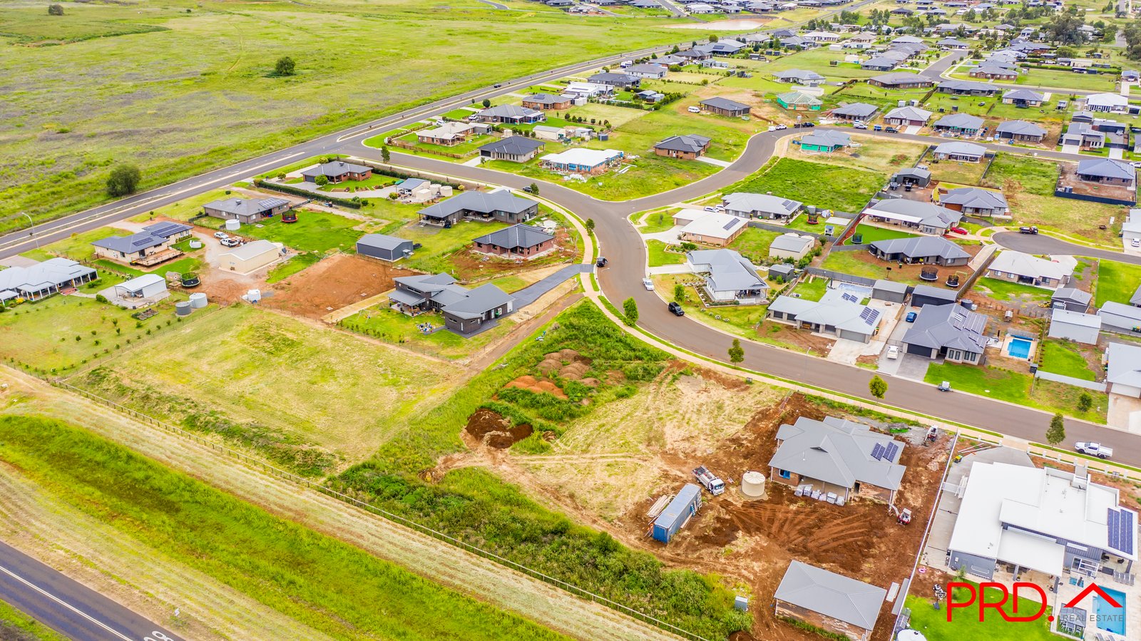 10 Jubata Drive TAMWORTH 5