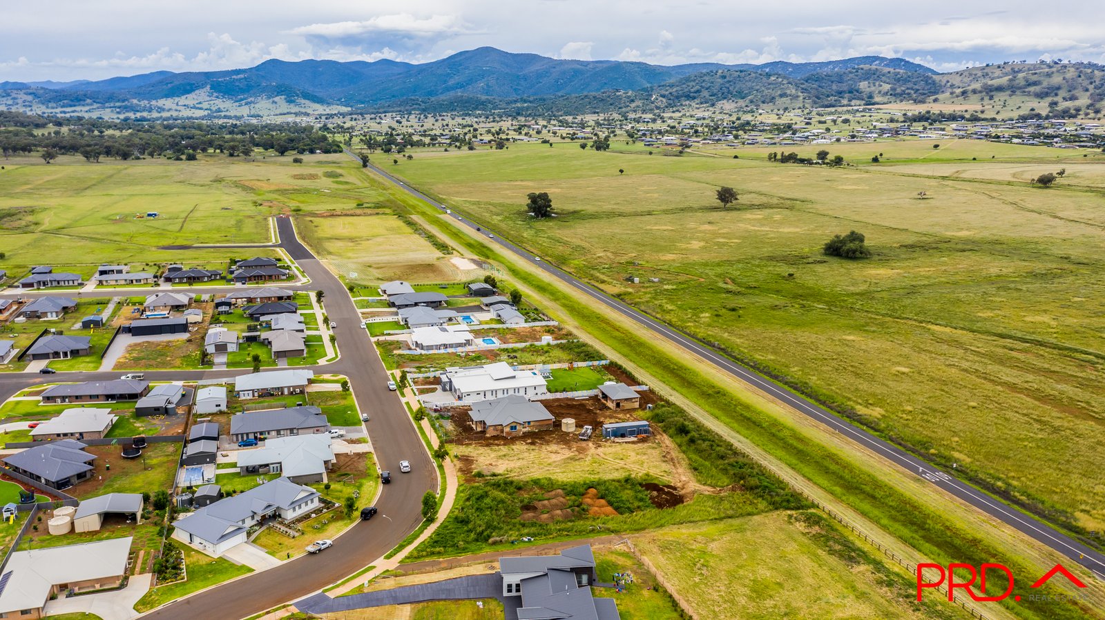 10 Jubata Drive TAMWORTH 8