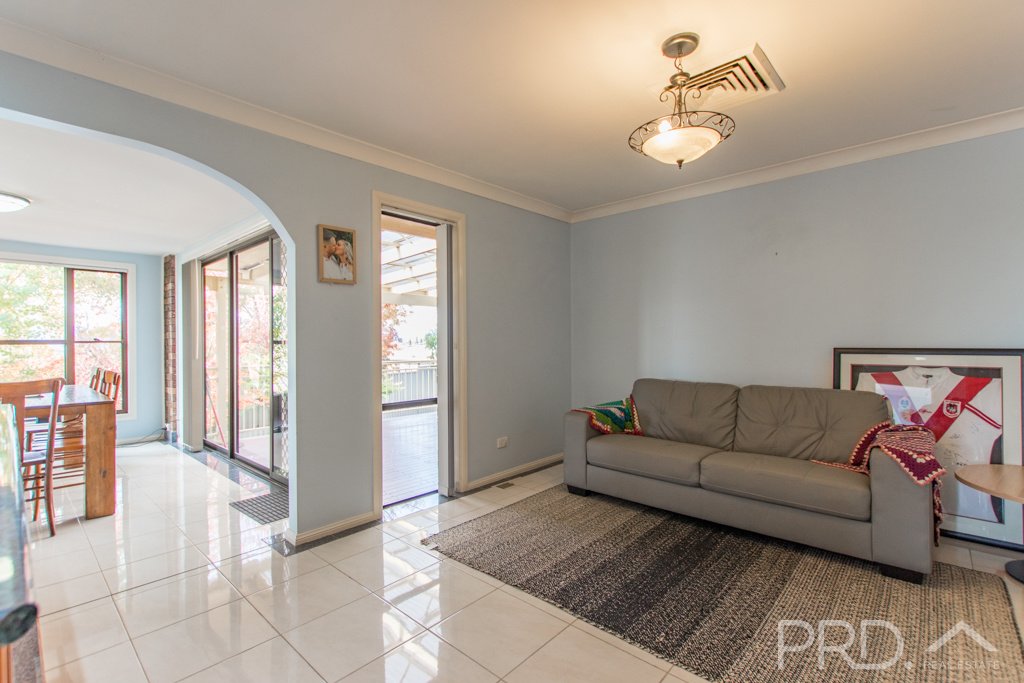 10 Kaleema Crescent TUMUT 4