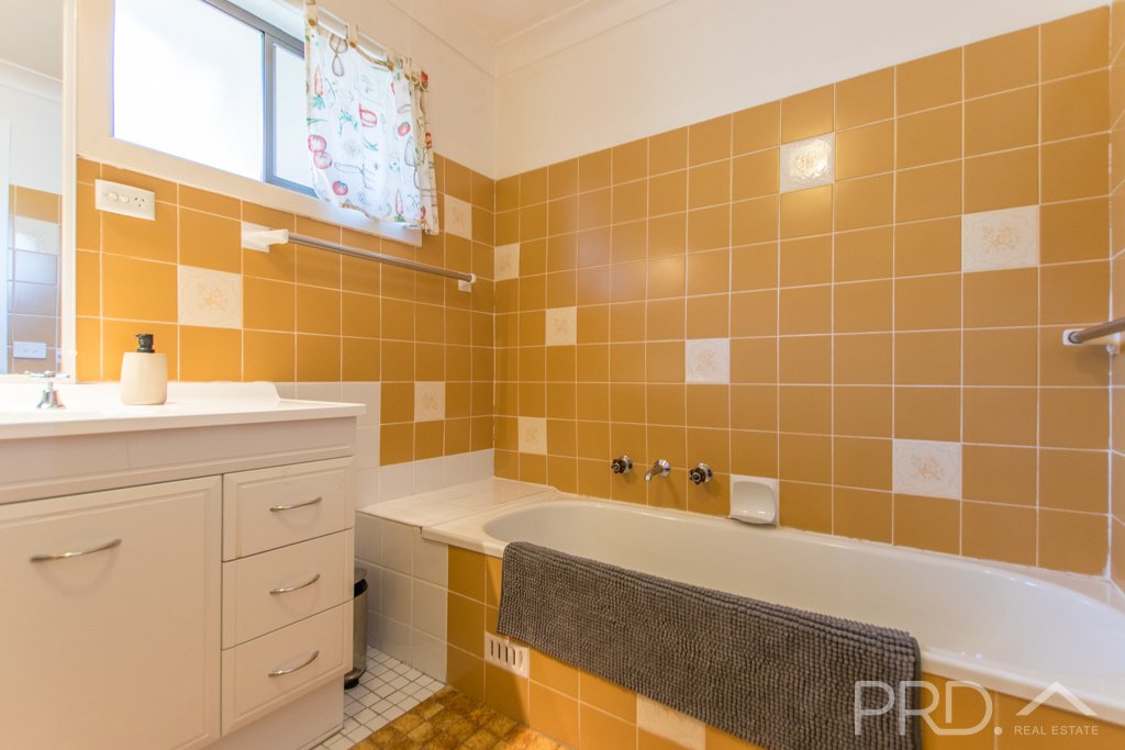 10 Kaleema Crescent TUMUT 13