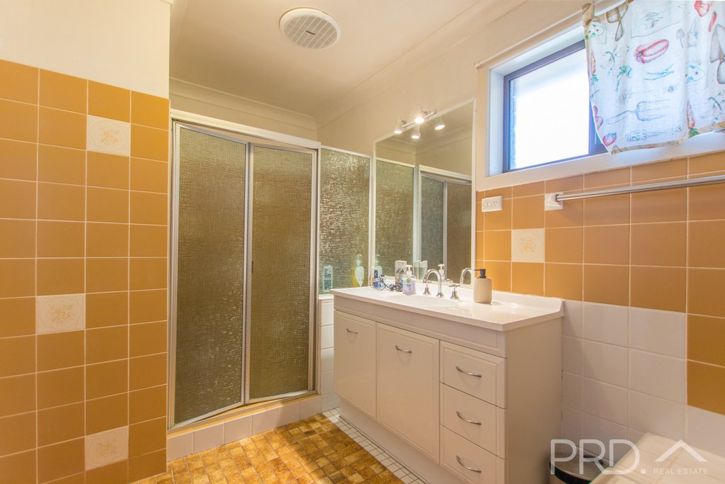 10 Kaleema Crescent TUMUT 14