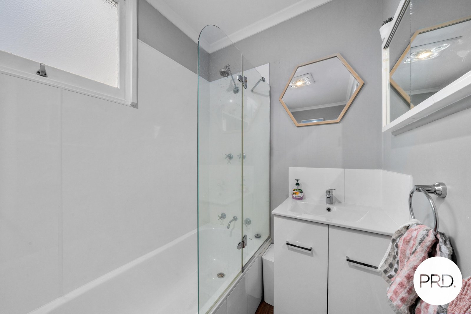 10 Karambi Street CHIGWELL 9