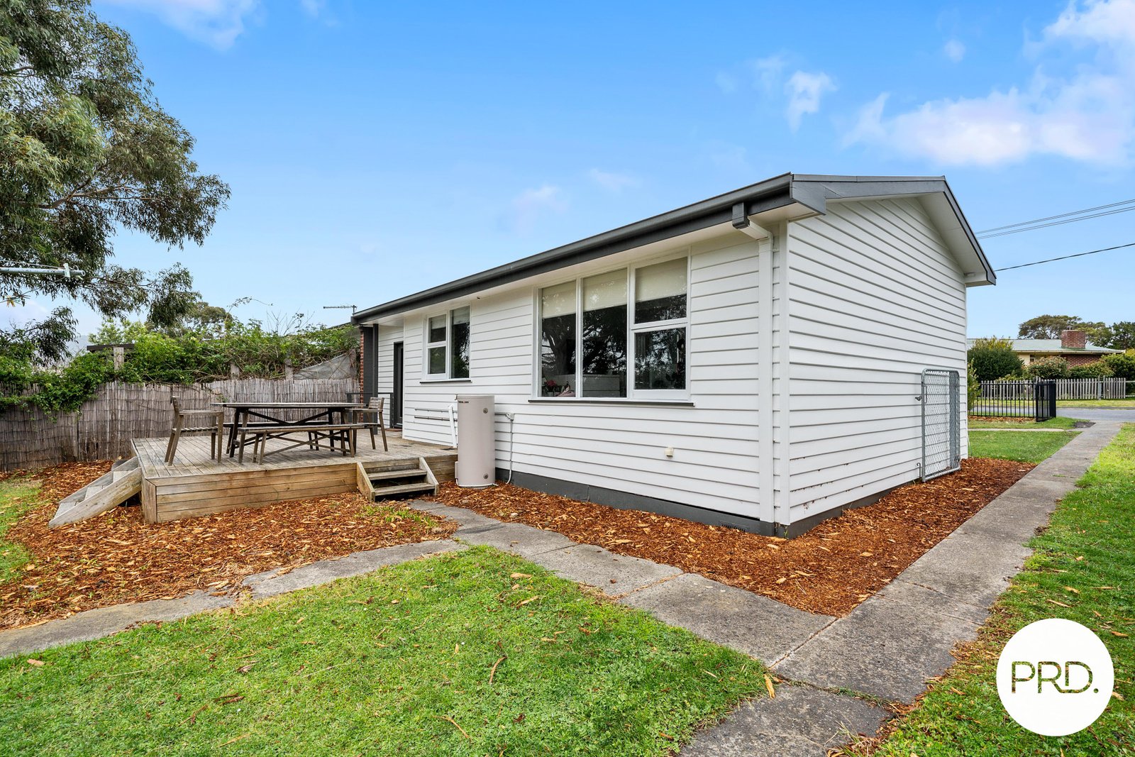 10 Karambi Street CHIGWELL 16