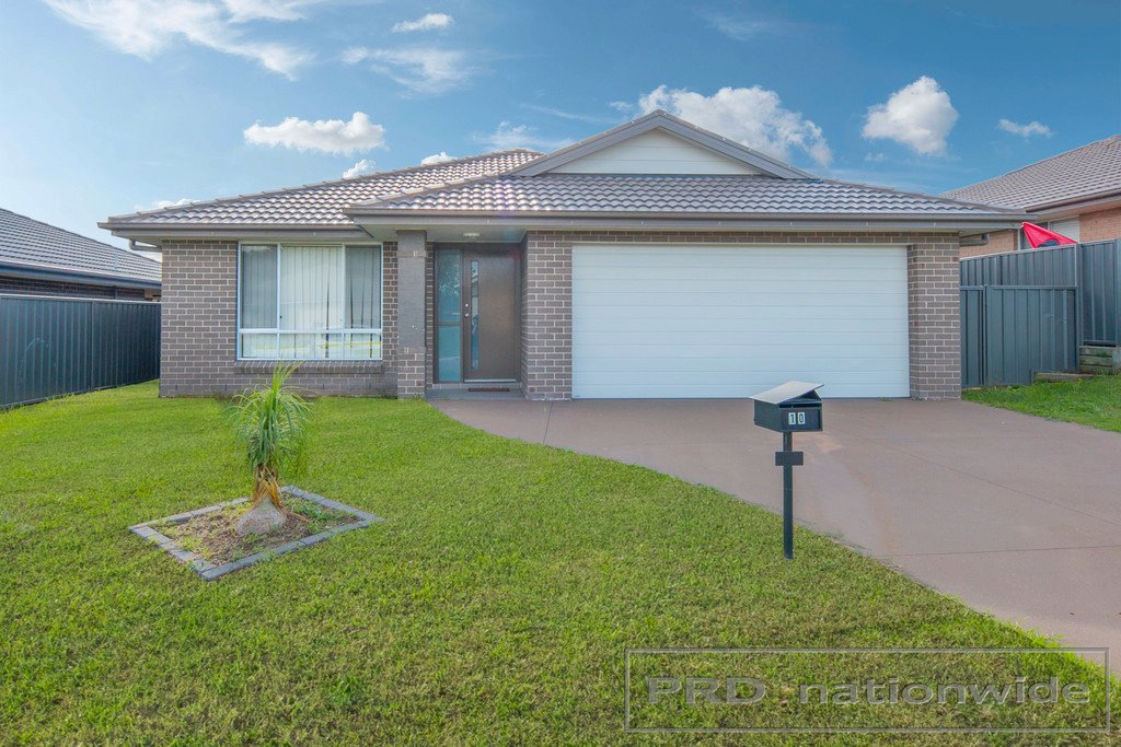 10 Kelman Drive CLIFTLEIGH 1