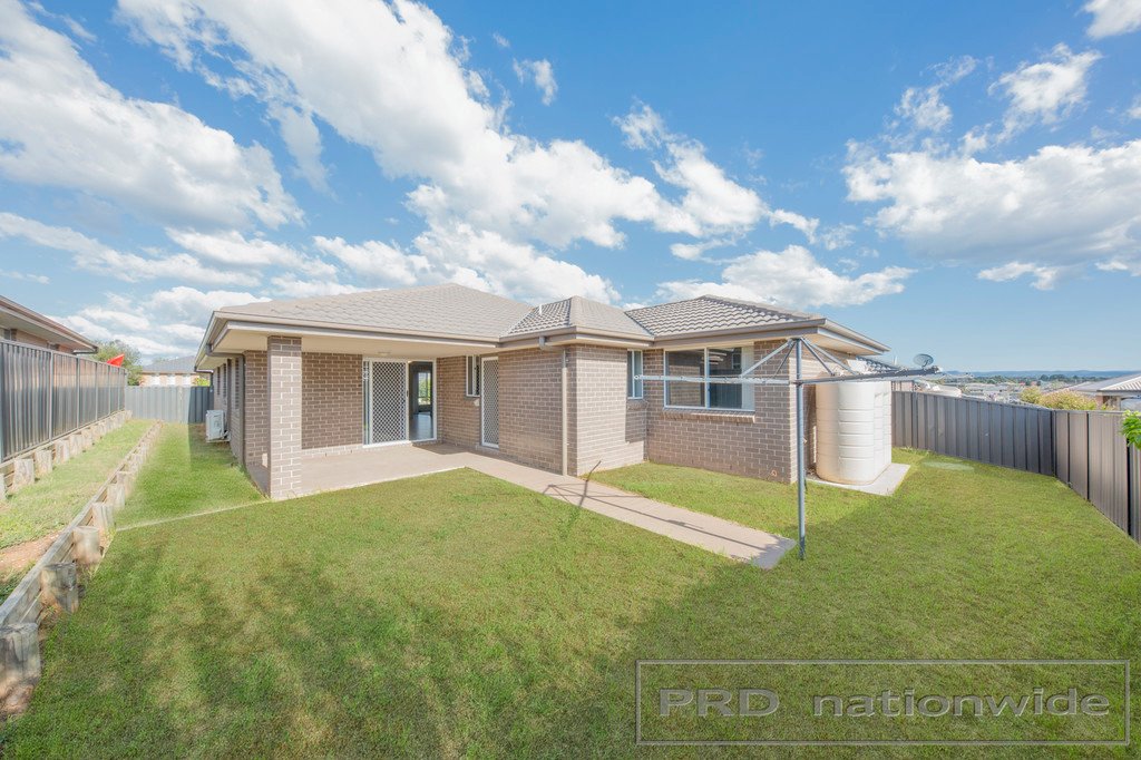 10 Kelman Drive CLIFTLEIGH 4