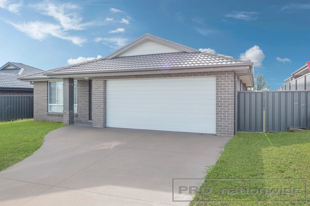 10 Kelman Drive CLIFTLEIGH 16