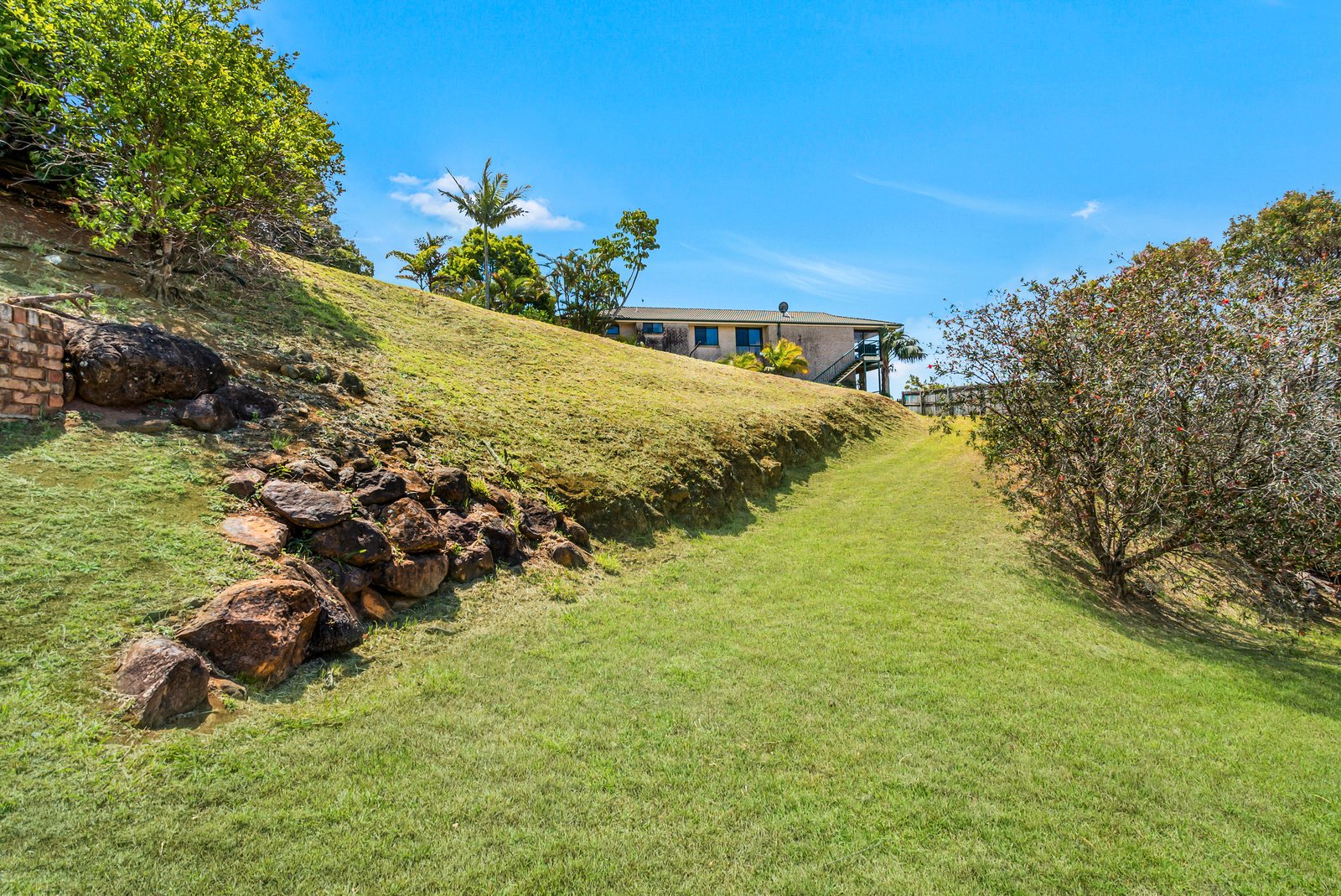 10 Kerry Court BANORA POINT 5