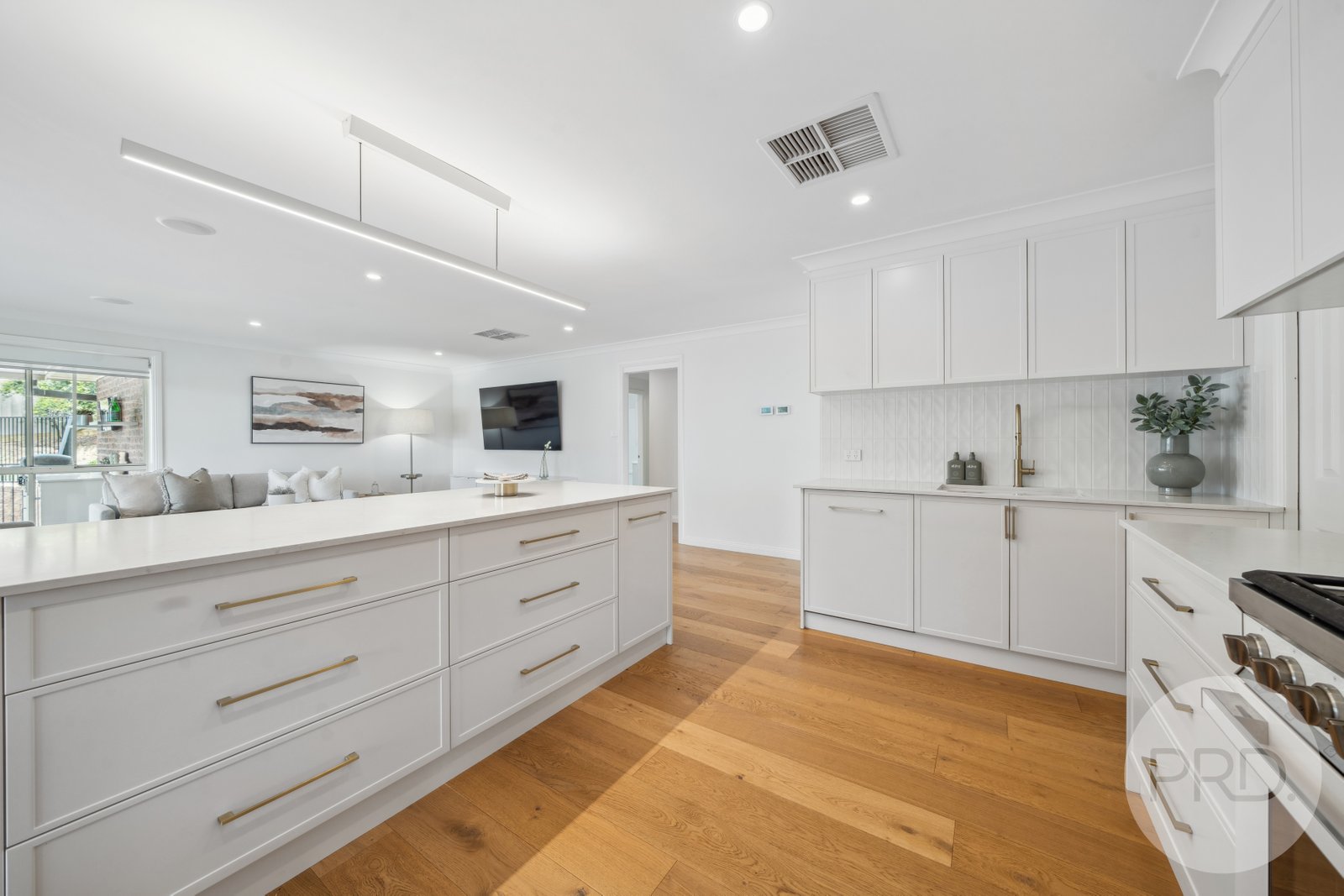 10 Kincora Place BOURKELANDS 17