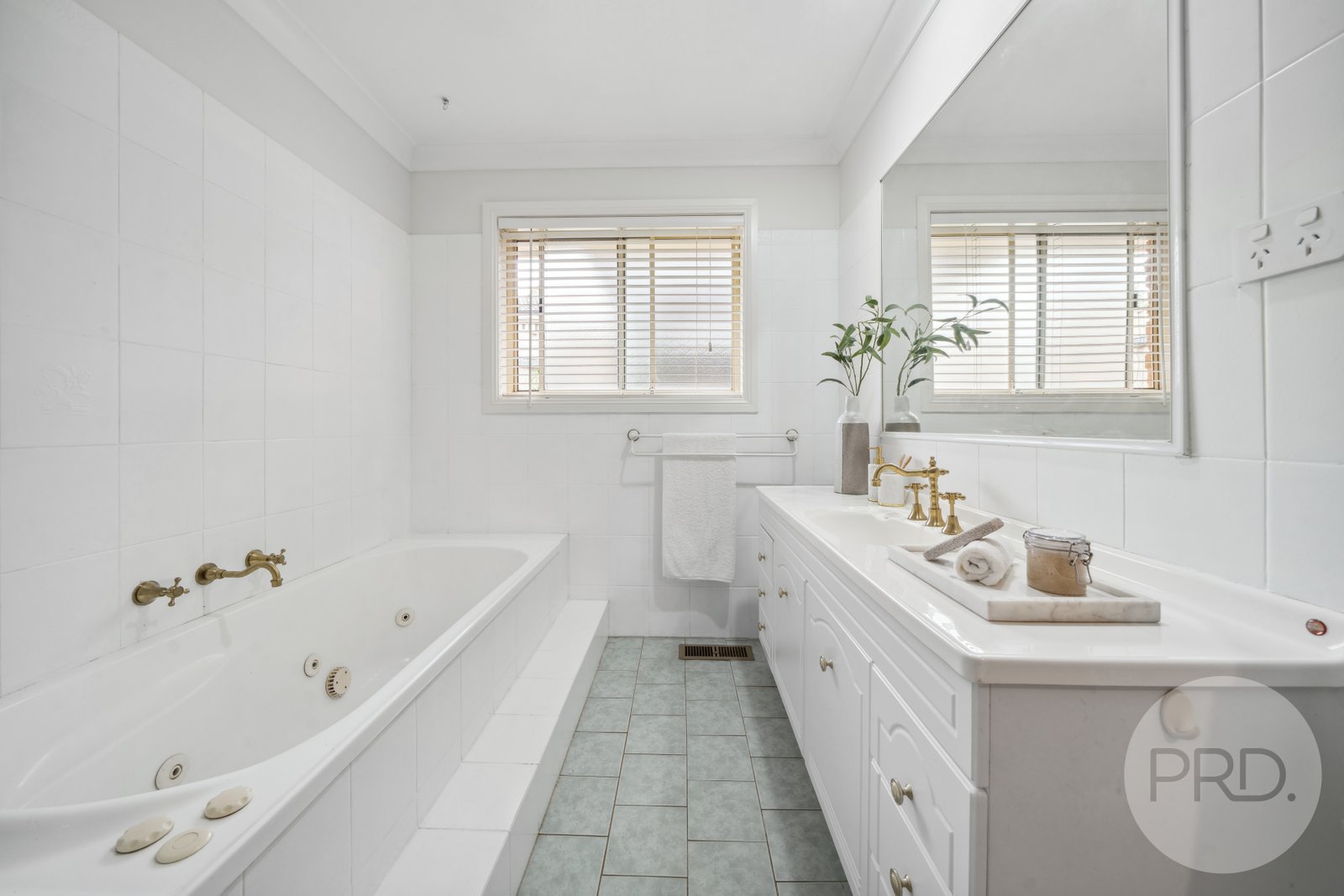 10 Kincora Place BOURKELANDS 28