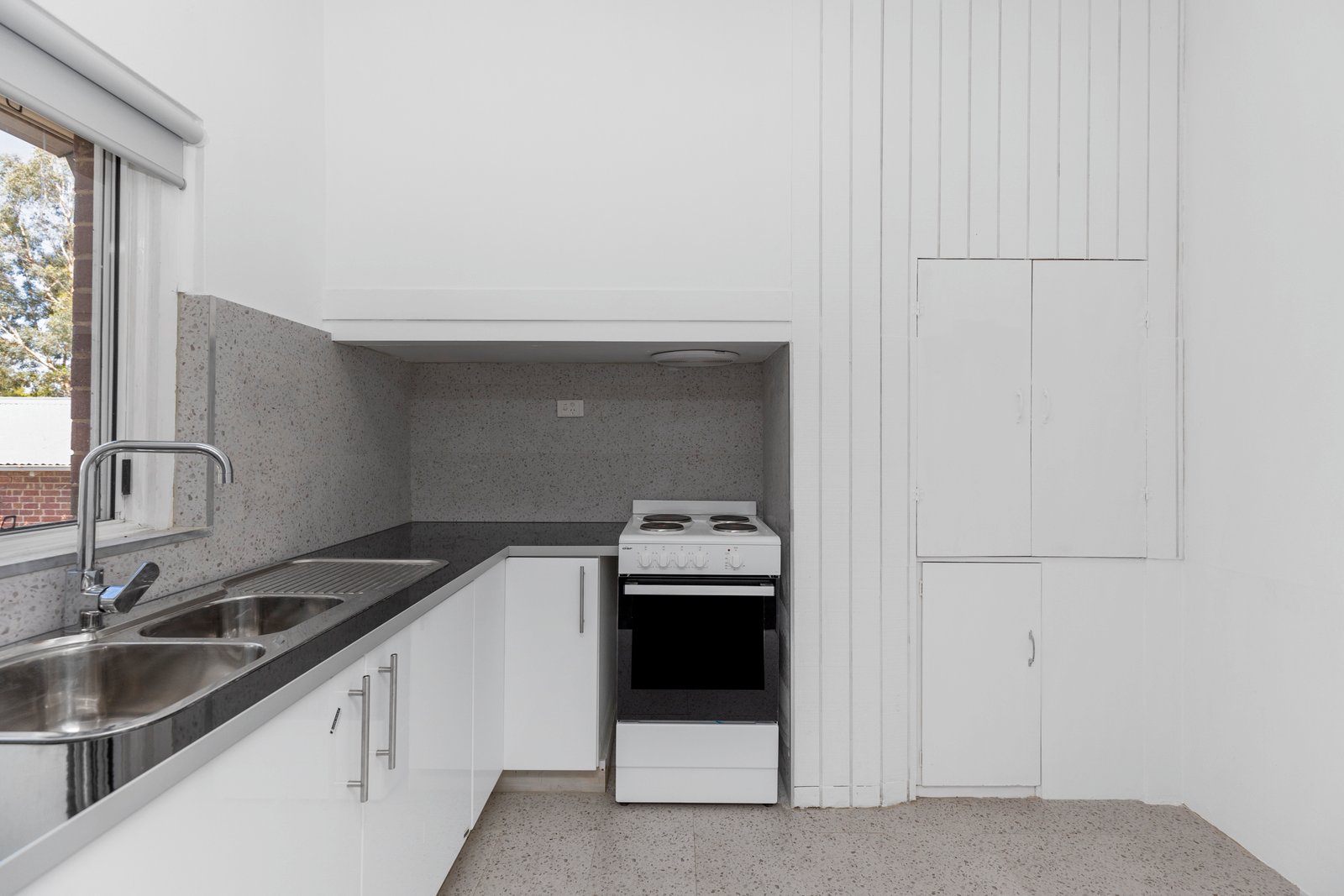 10 Kirk Avenue TUMUT 2