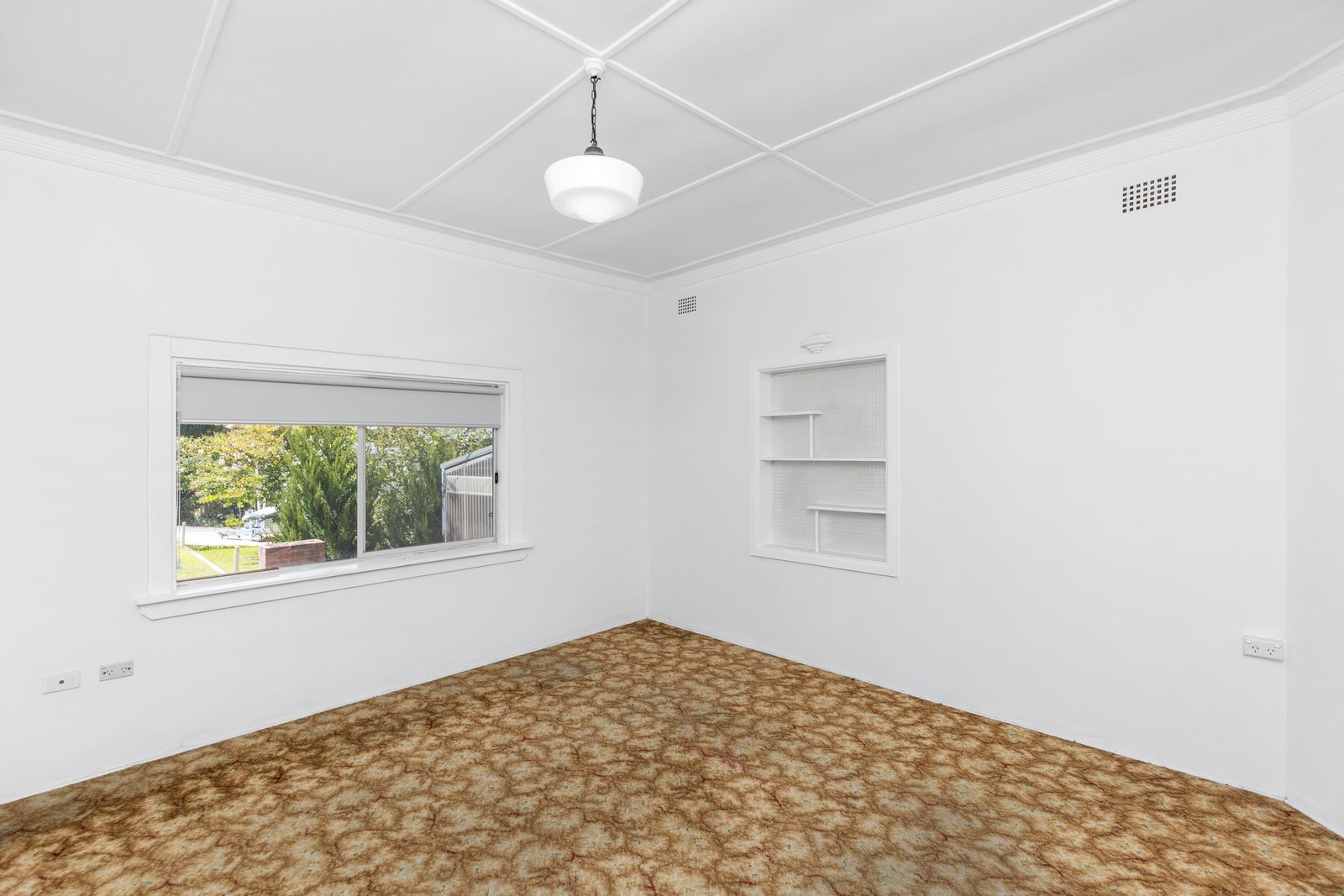 10 Kirk Avenue TUMUT 6