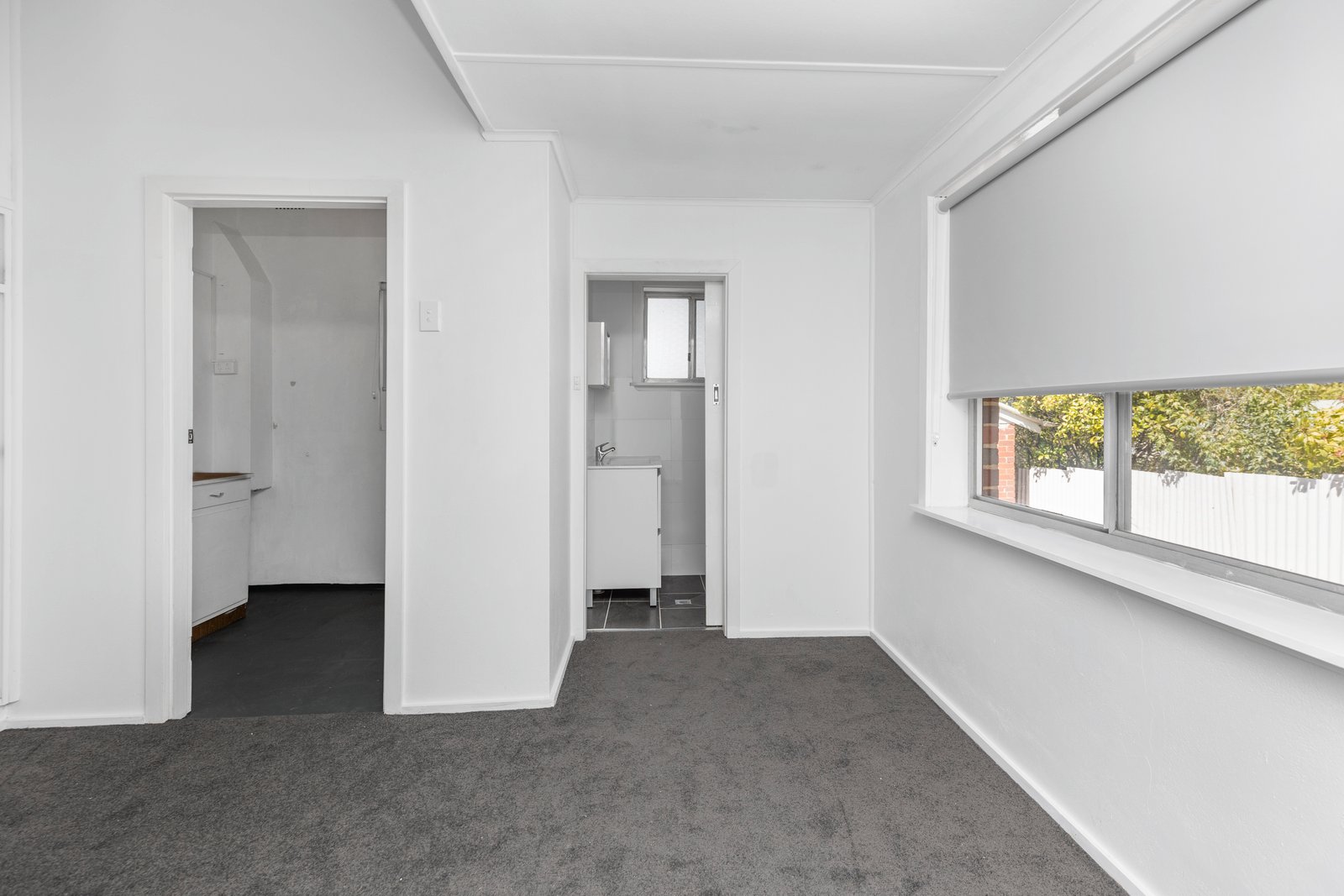 10 Kirk Avenue TUMUT 8