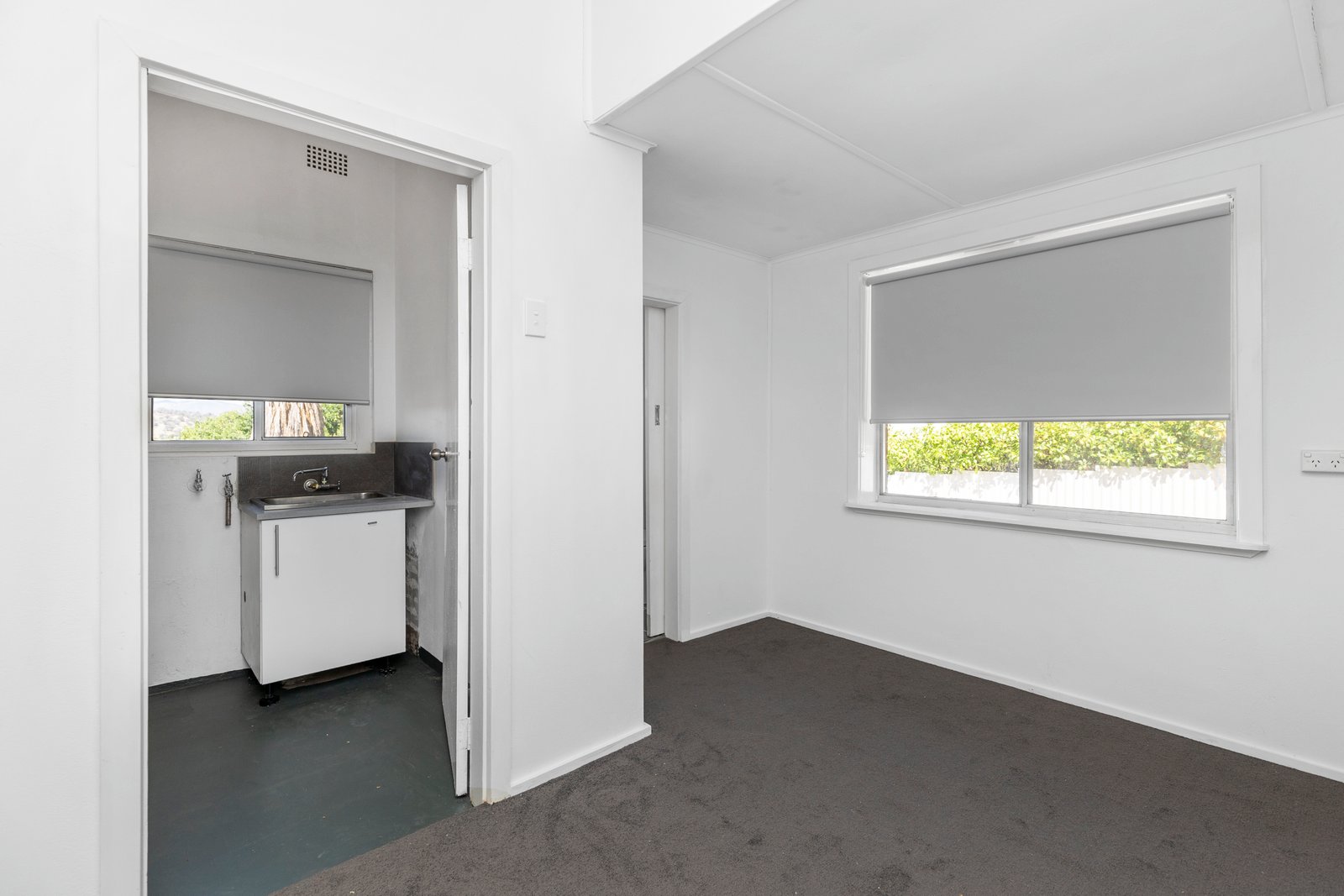 10 Kirk Avenue TUMUT 9