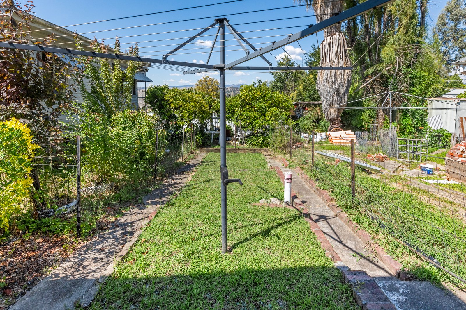 10 Kirk Avenue TUMUT 14