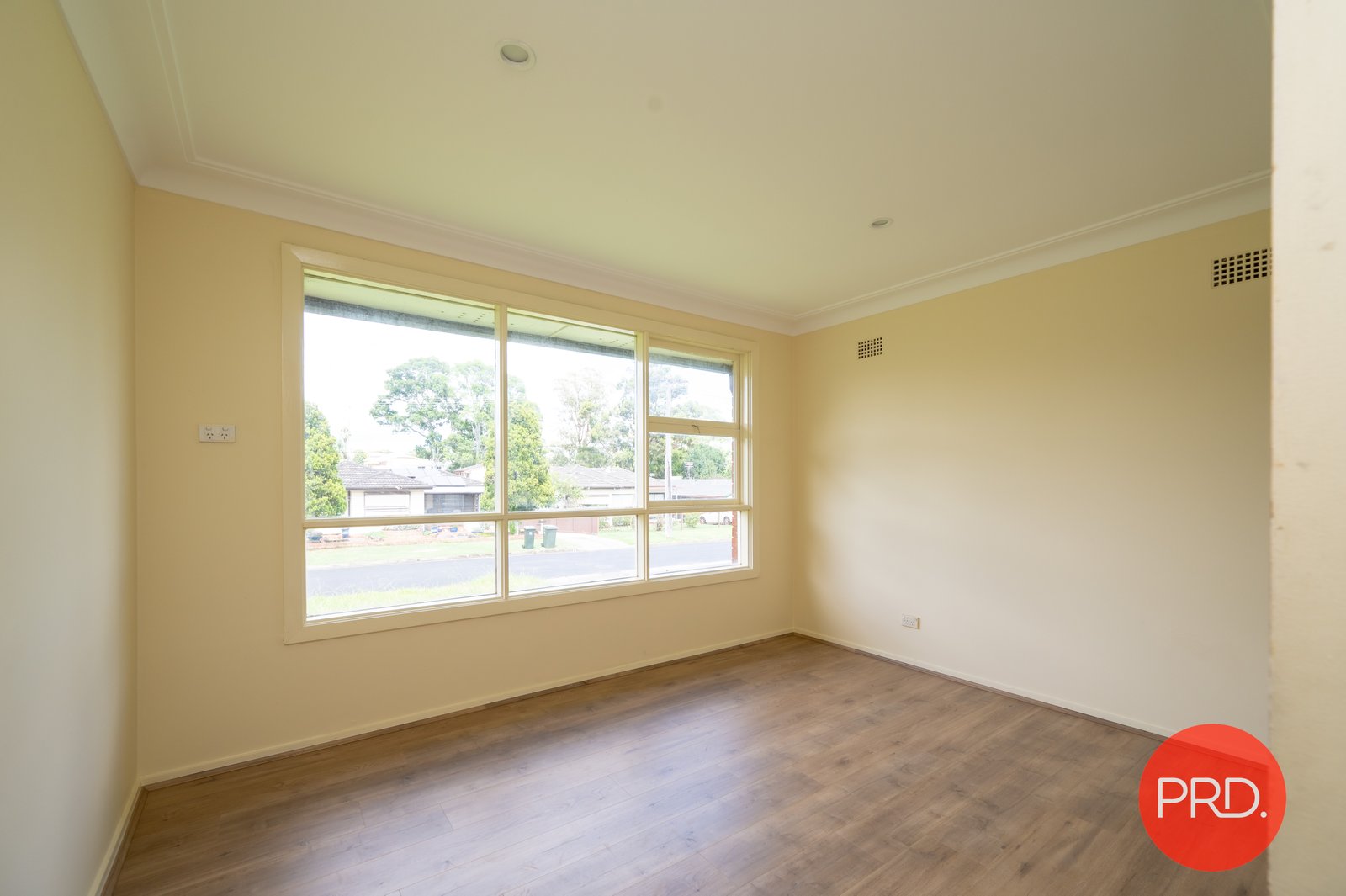 10 Koala Avenue INGLEBURN 9