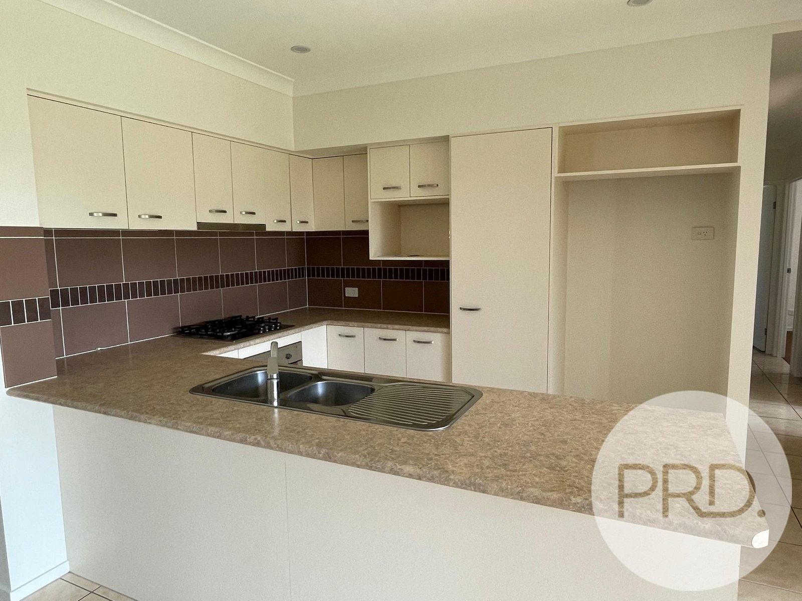 10 Lachlan Street MURRUMBA DOWNS 8