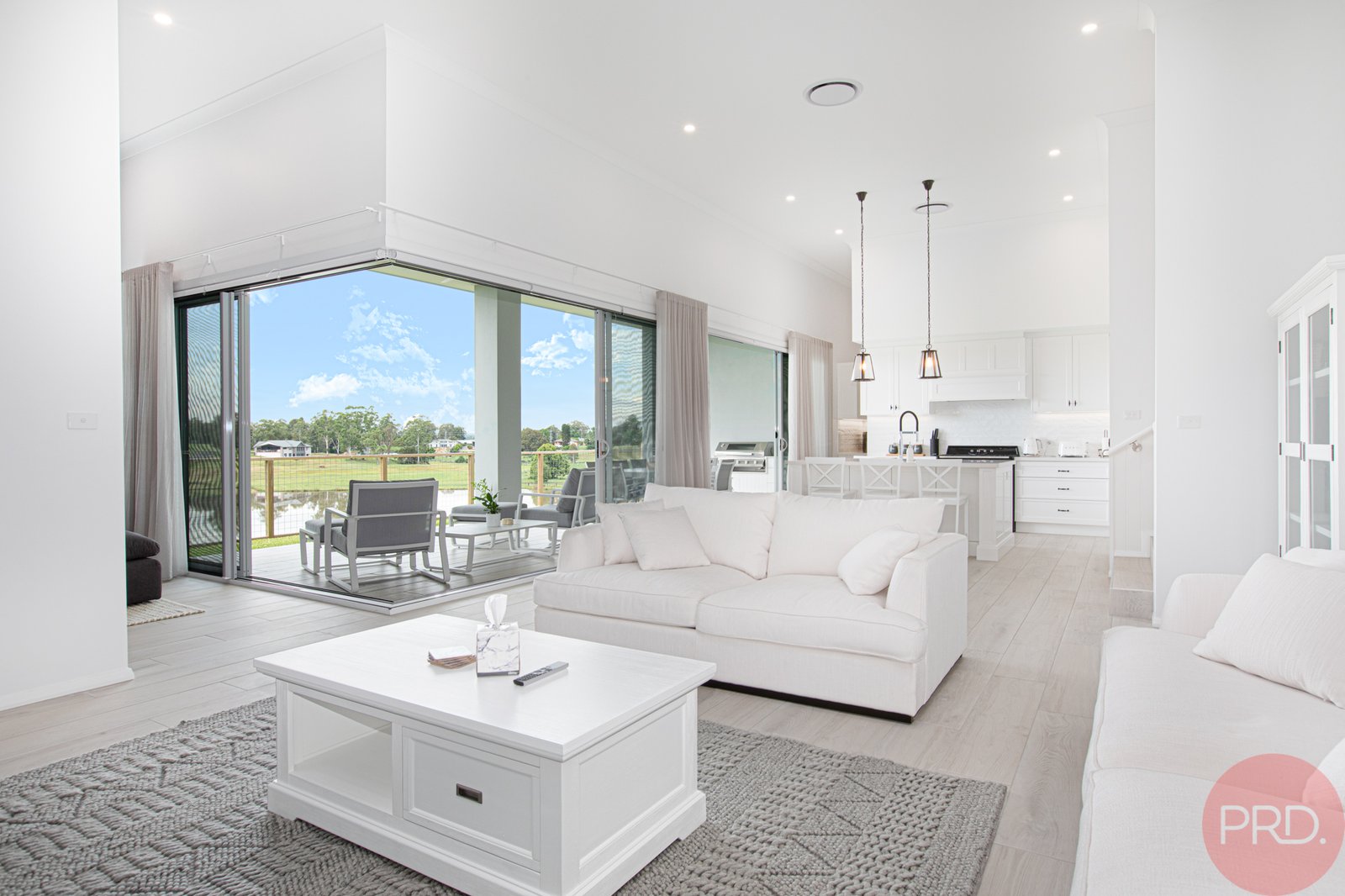 10 Lagoon Avenue BOLWARRA 4