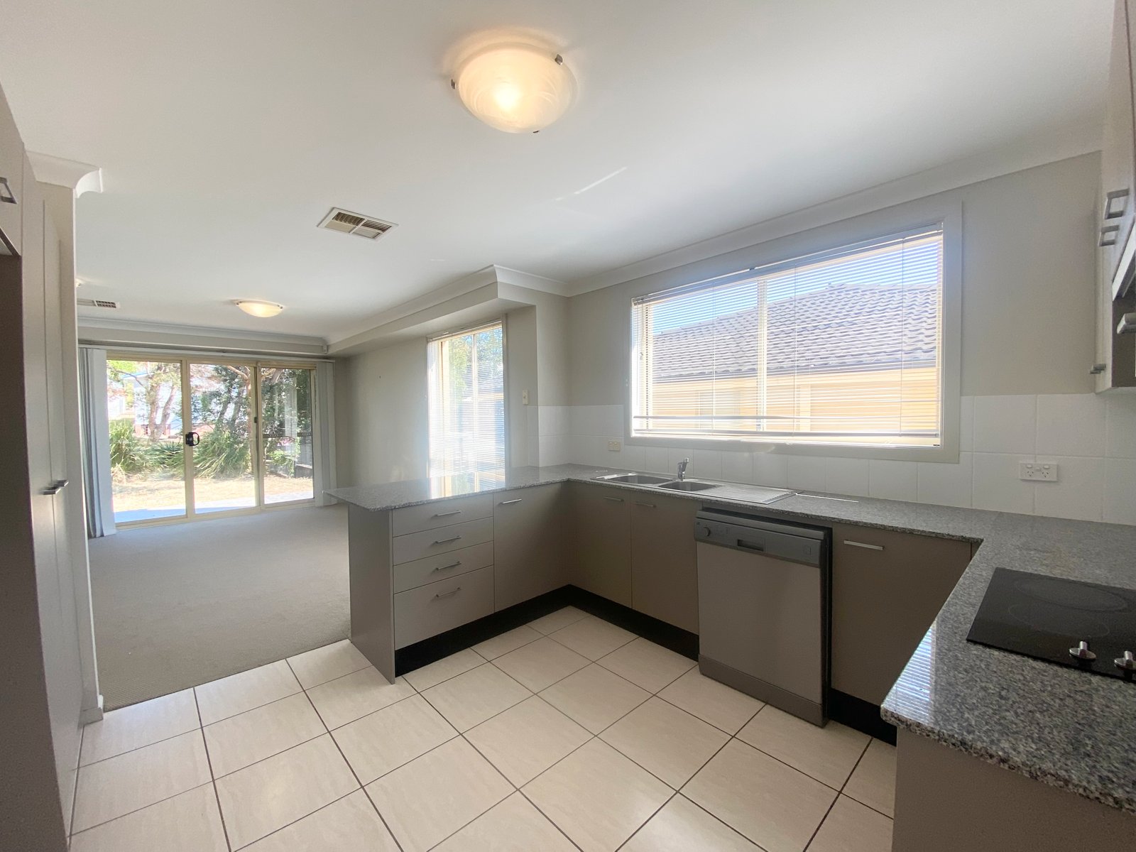10 Lagoons Circuit NELSON BAY 6