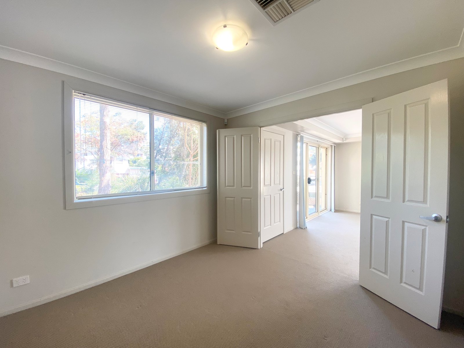 10 Lagoons Circuit NELSON BAY 12