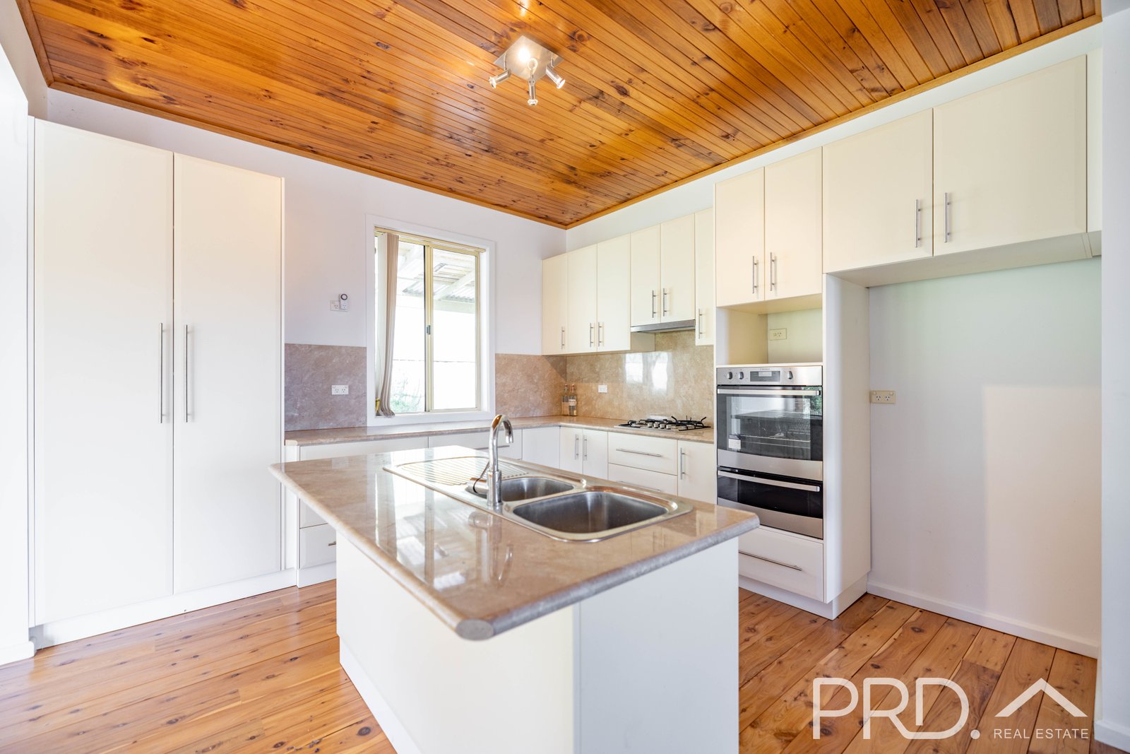 10 Lambie Street TUMUT 8