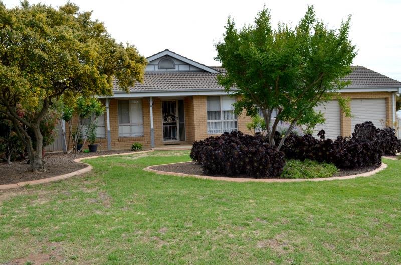 10 Lamilla Street GLENFIELD PARK 1
