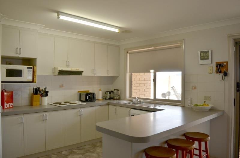 10 Lamilla Street GLENFIELD PARK 2
